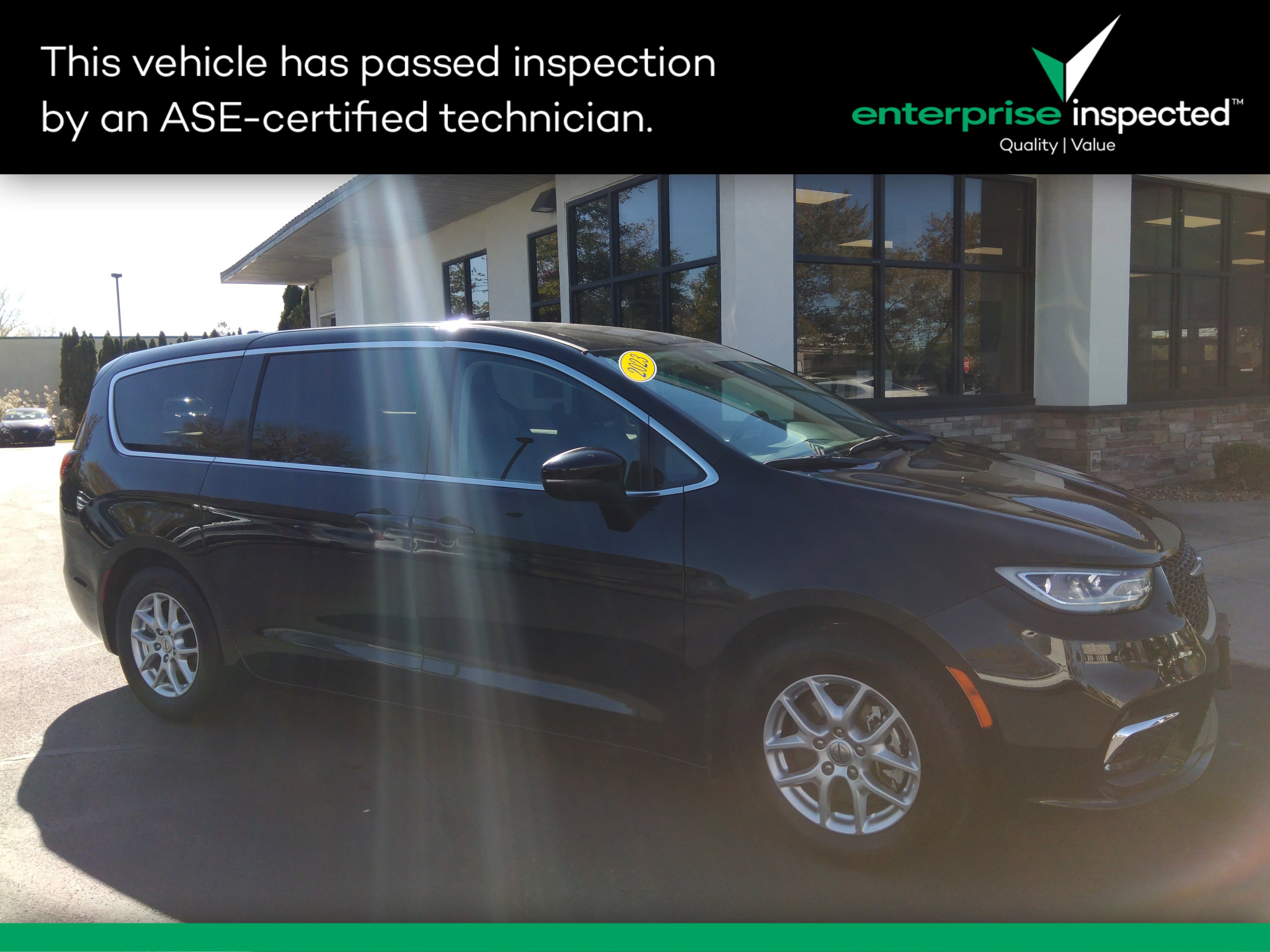 Used 2023 Chrysler Pacifica Touring L FWD