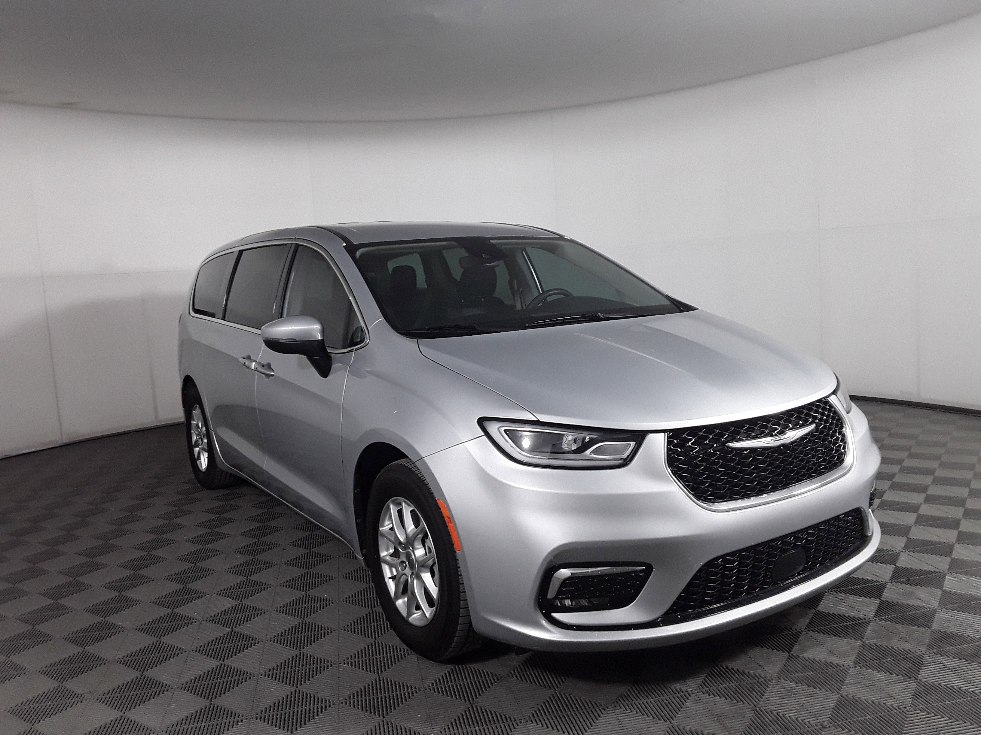 2023 Chrysler Pacifica Touring L FWD
