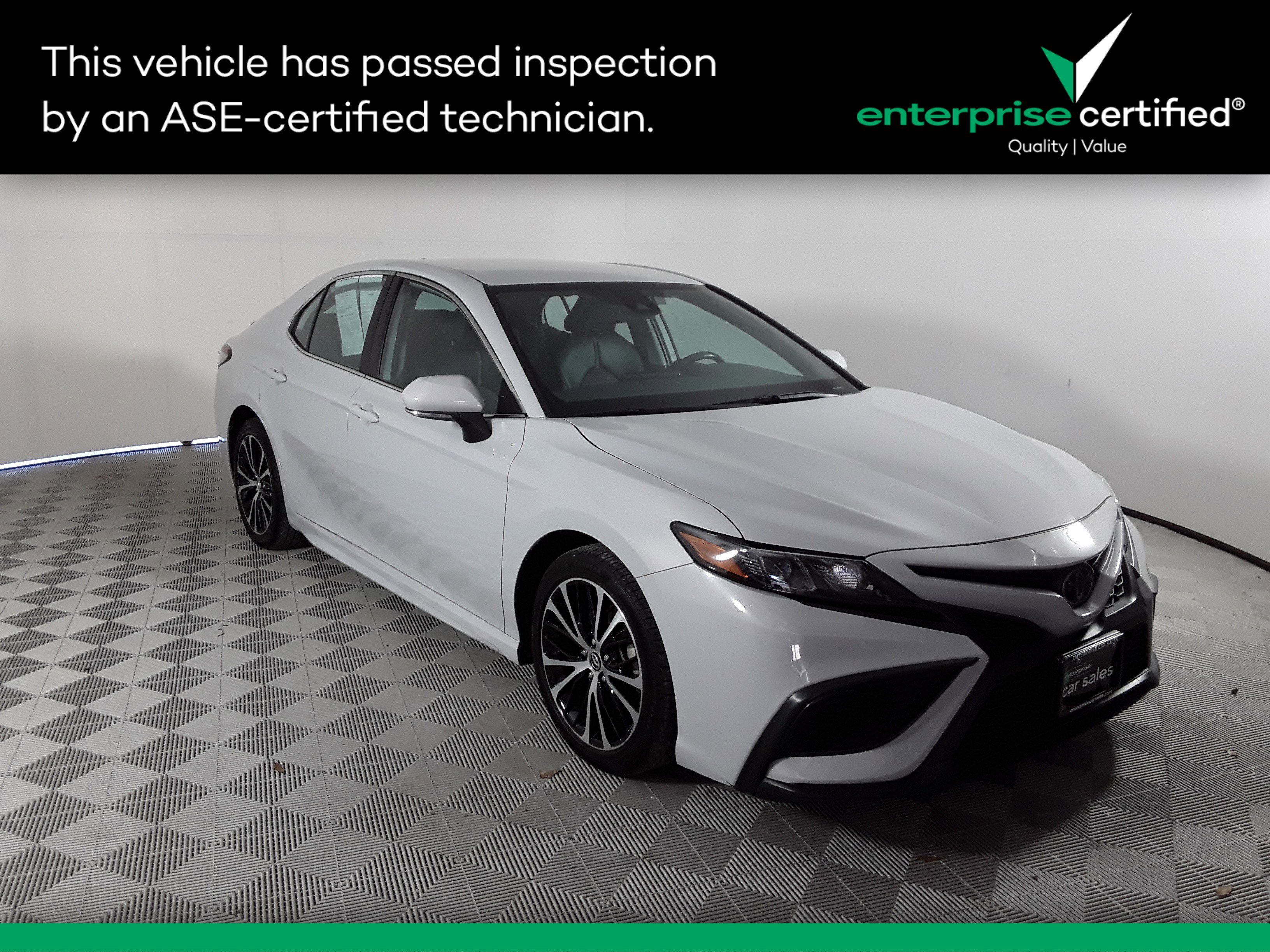 2022 Toyota Camry SE Auto