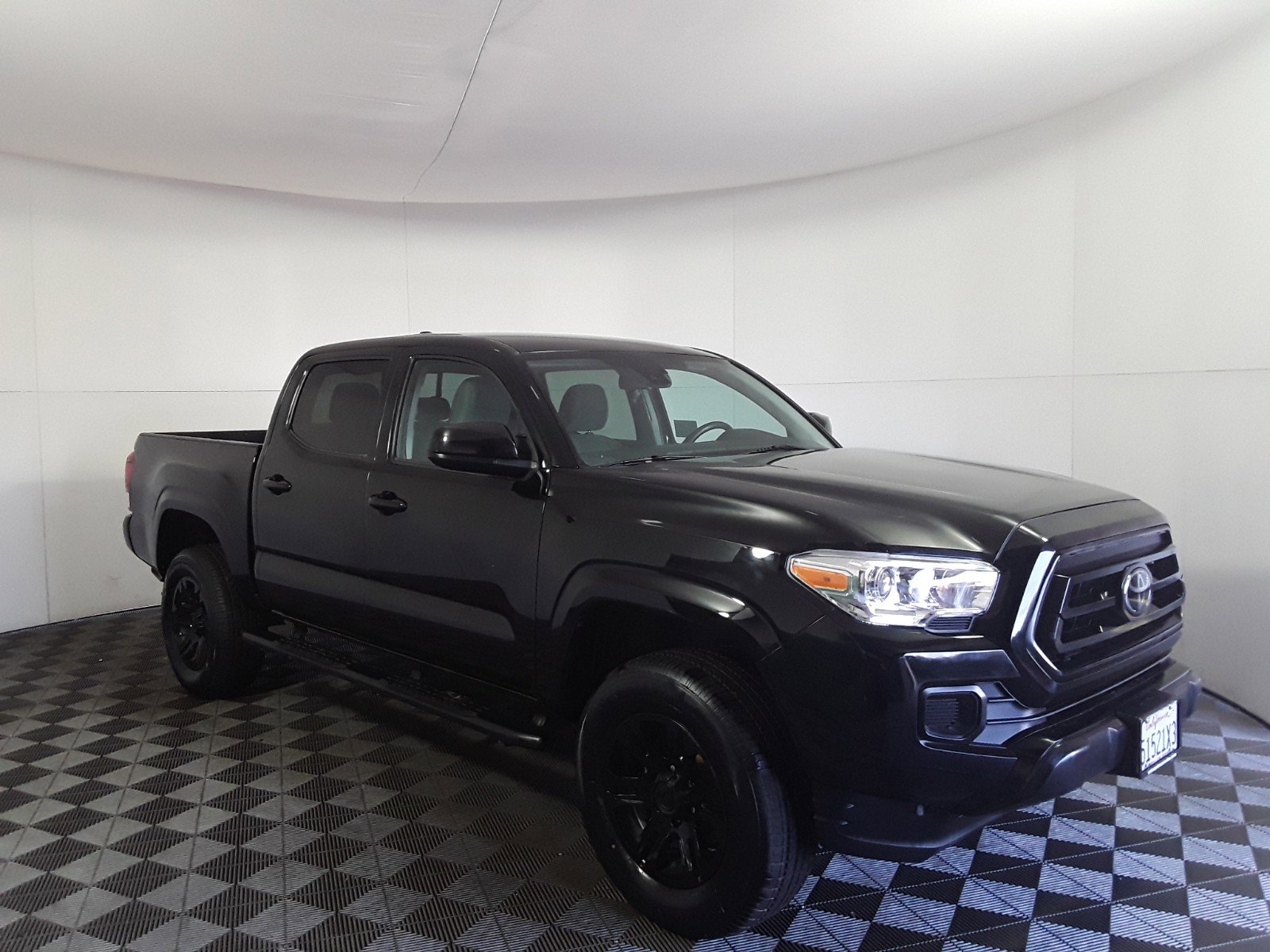 2022 Toyota Tacoma 2WD SR Double Cab 5' Bed I4 AT