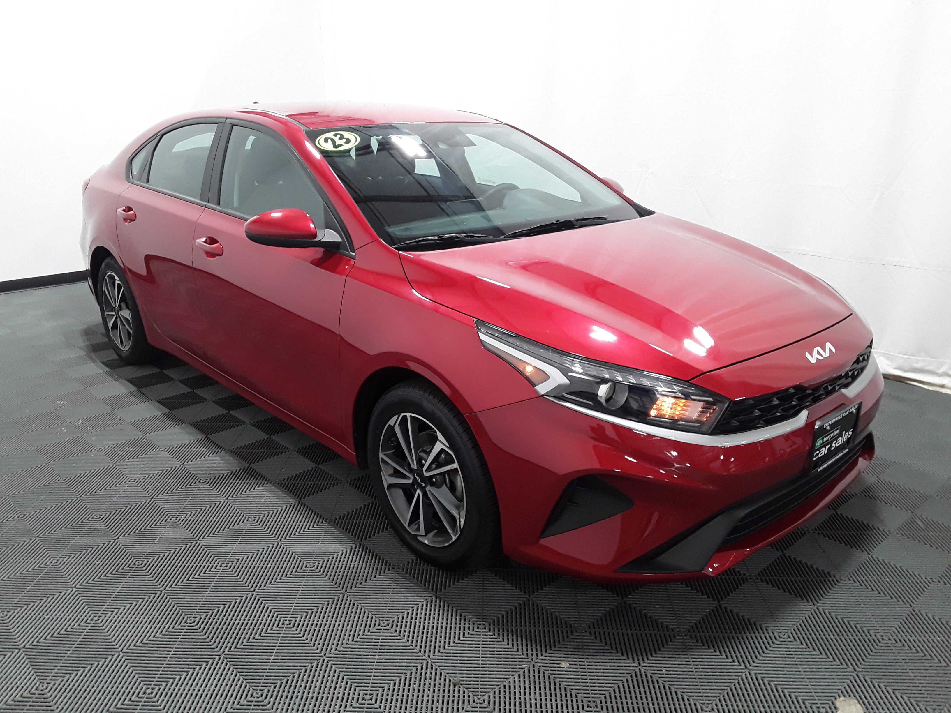 Used 2023 Kia Forte LXS IVT