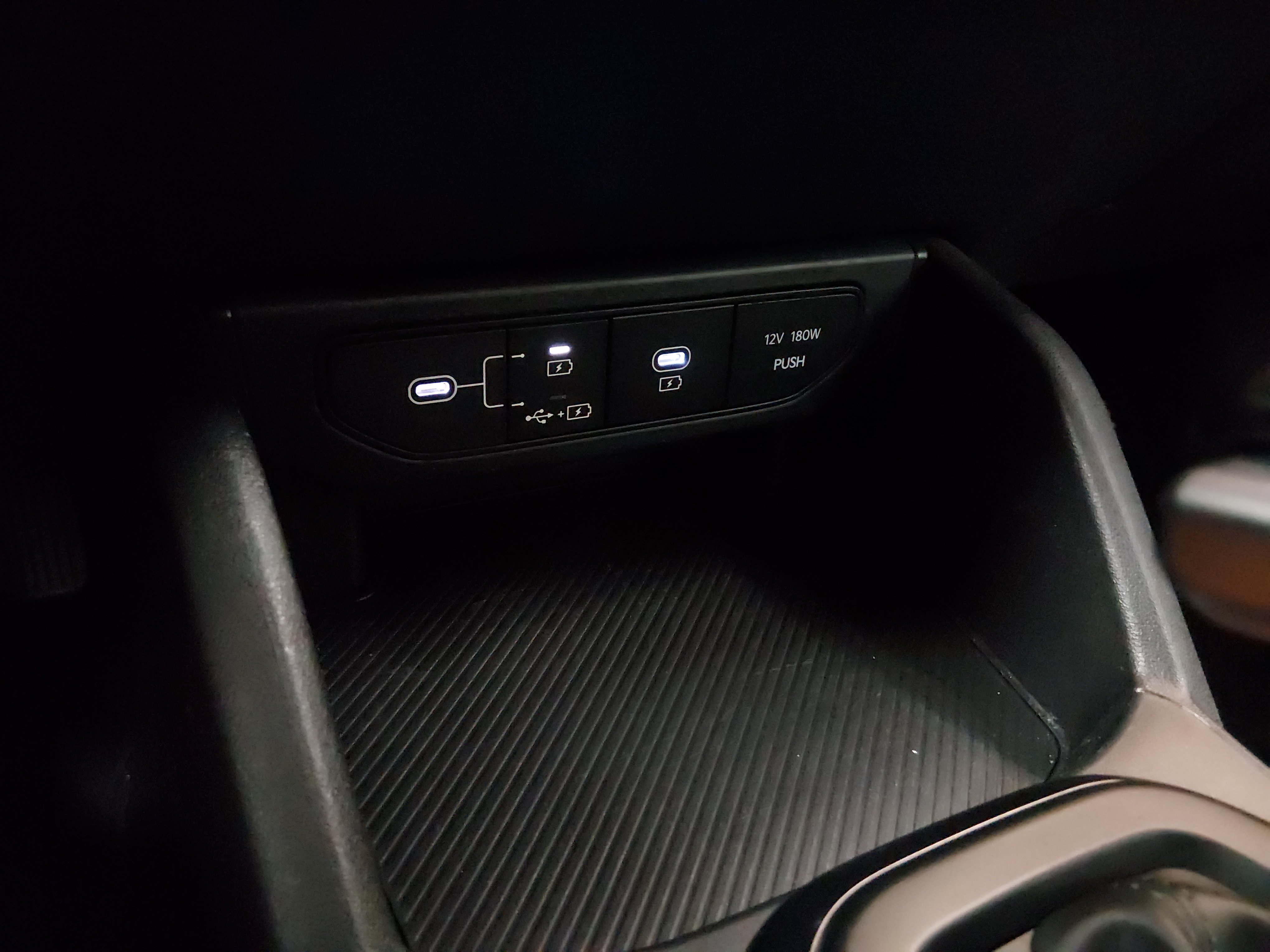 2025 Kia K4 LXS - Photo 18