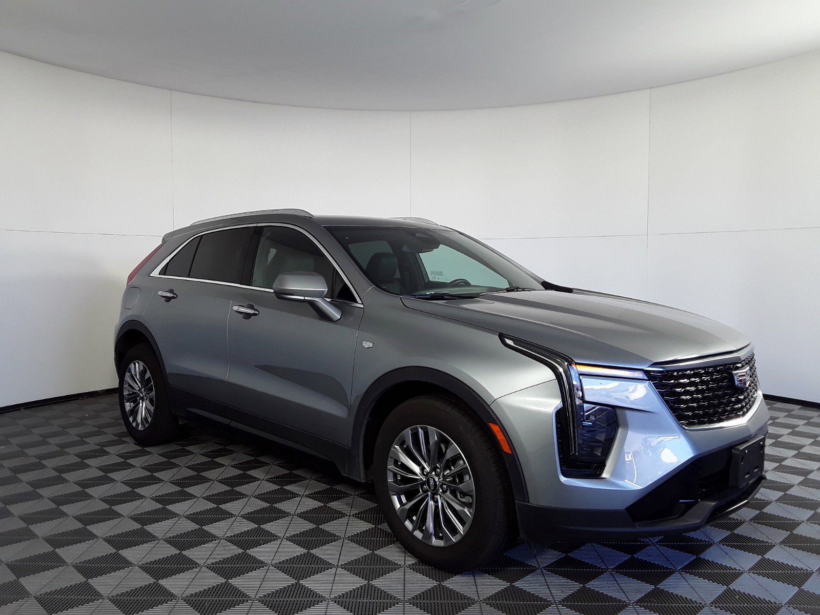 2024 Cadillac XT4 FWD 4dr Premium Luxury