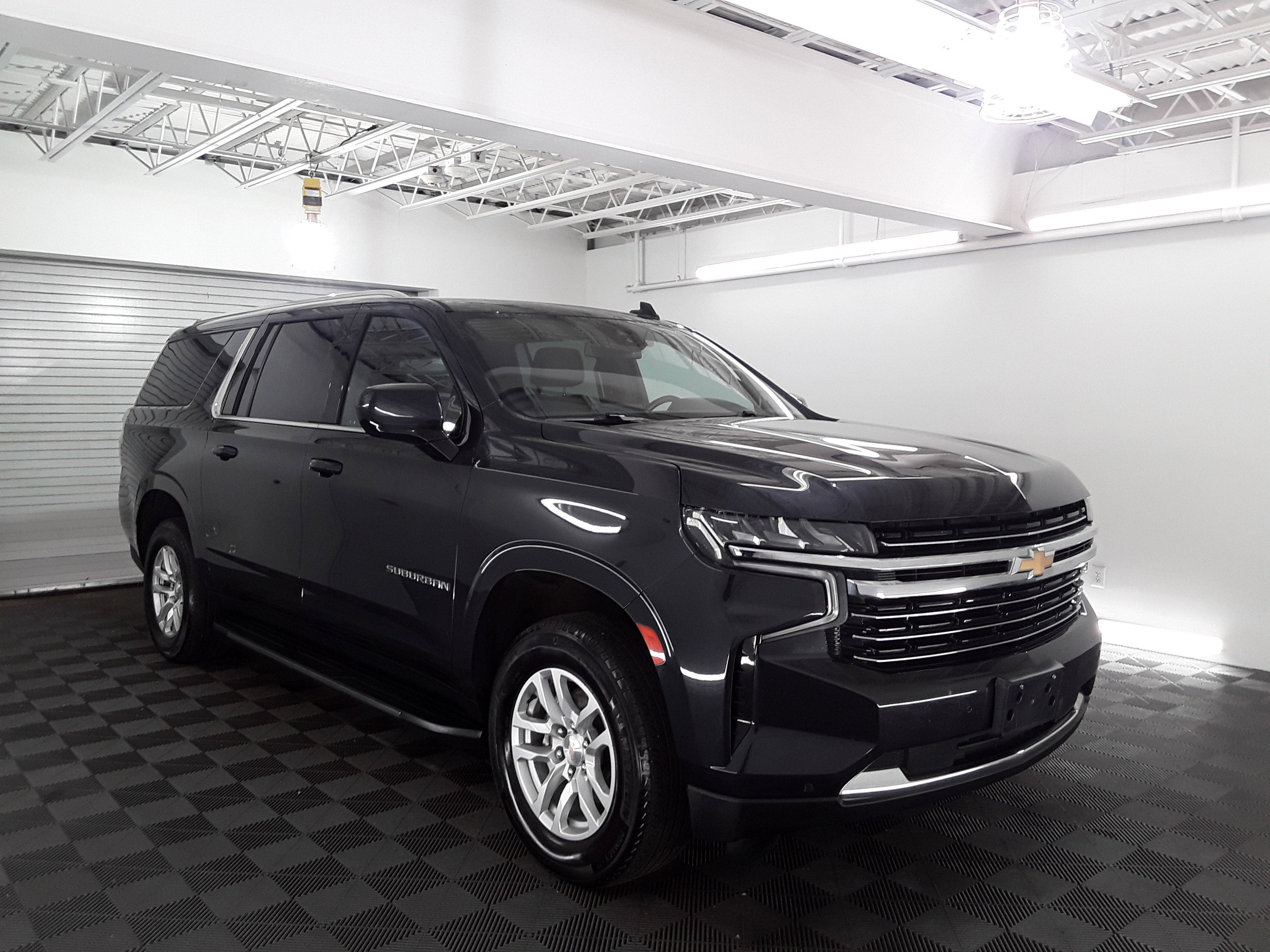2023 Chevrolet Suburban 4WD 4dr LT