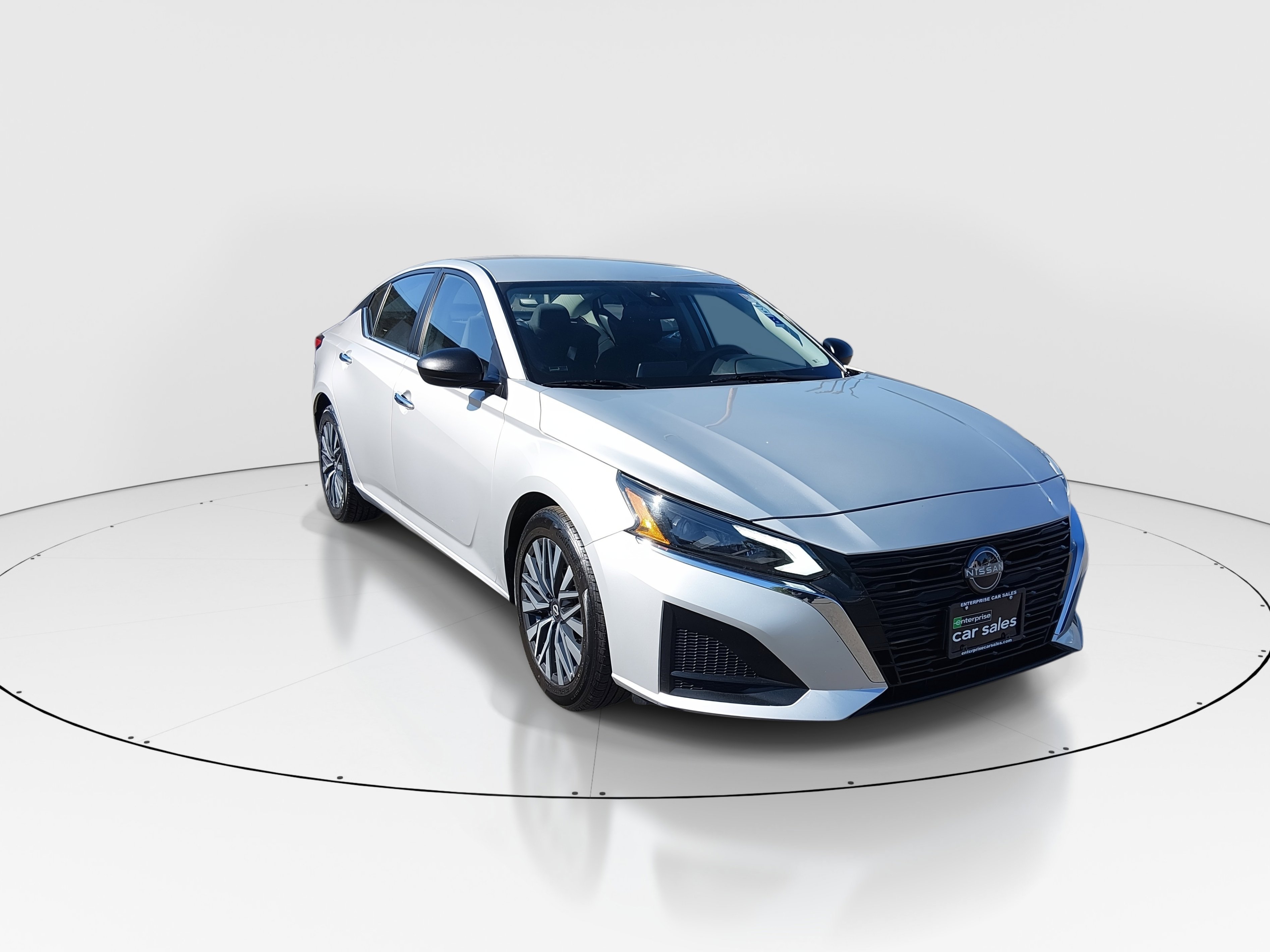 Used 2024 Nissan Altima 2.5 SV Sedan