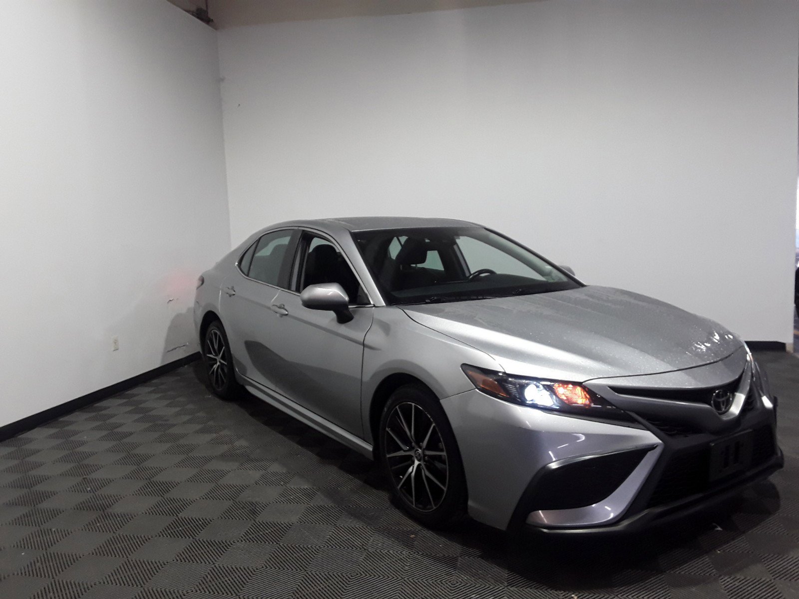 2021 Toyota Camry SE Auto