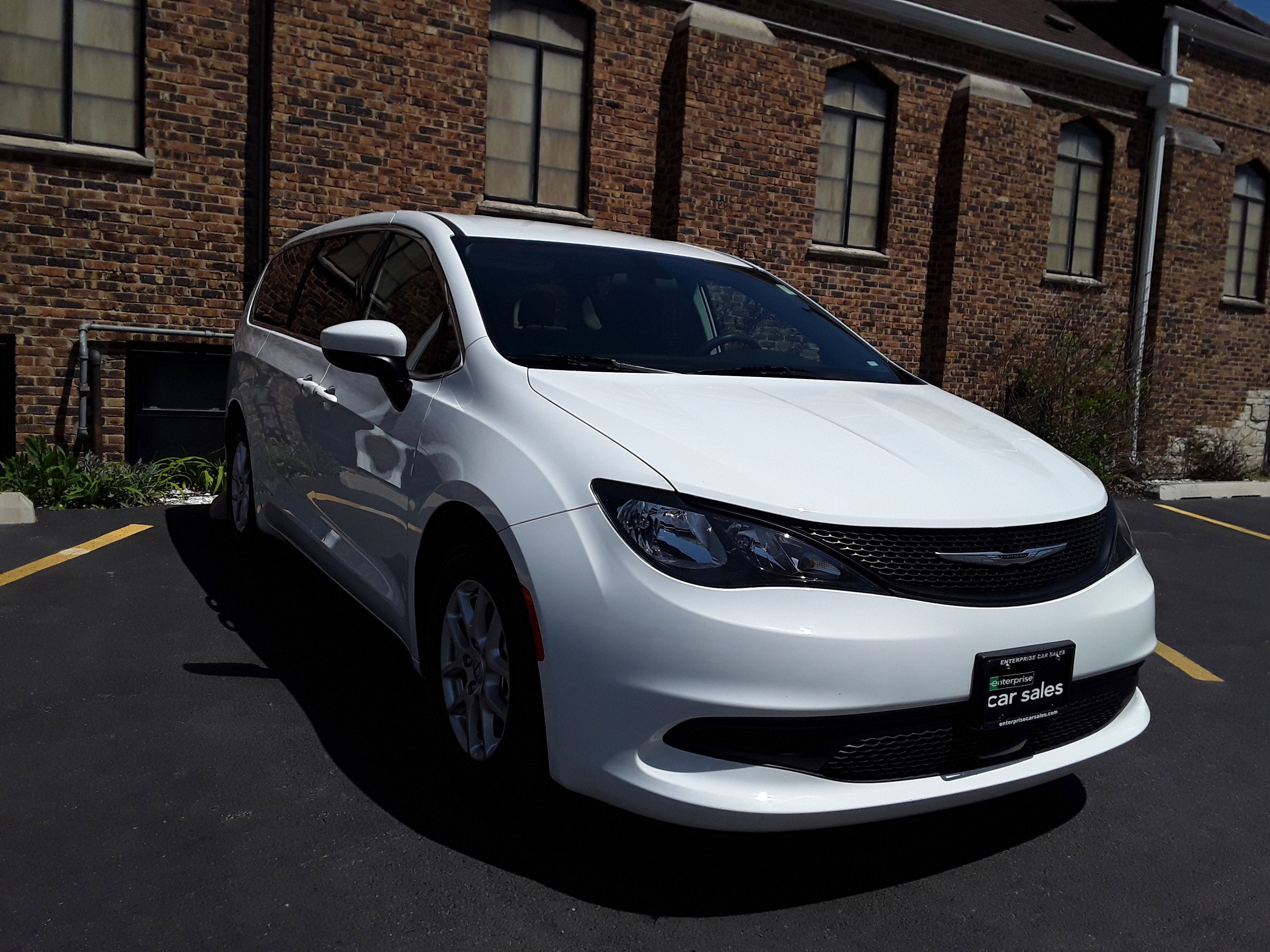 2022 Chrysler Voyager LX FWD