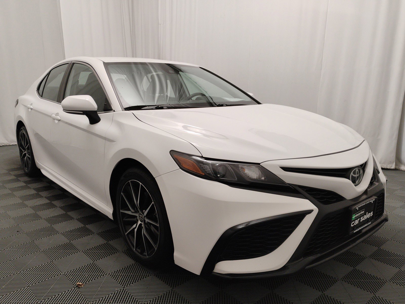 2022 Toyota Camry SE Auto