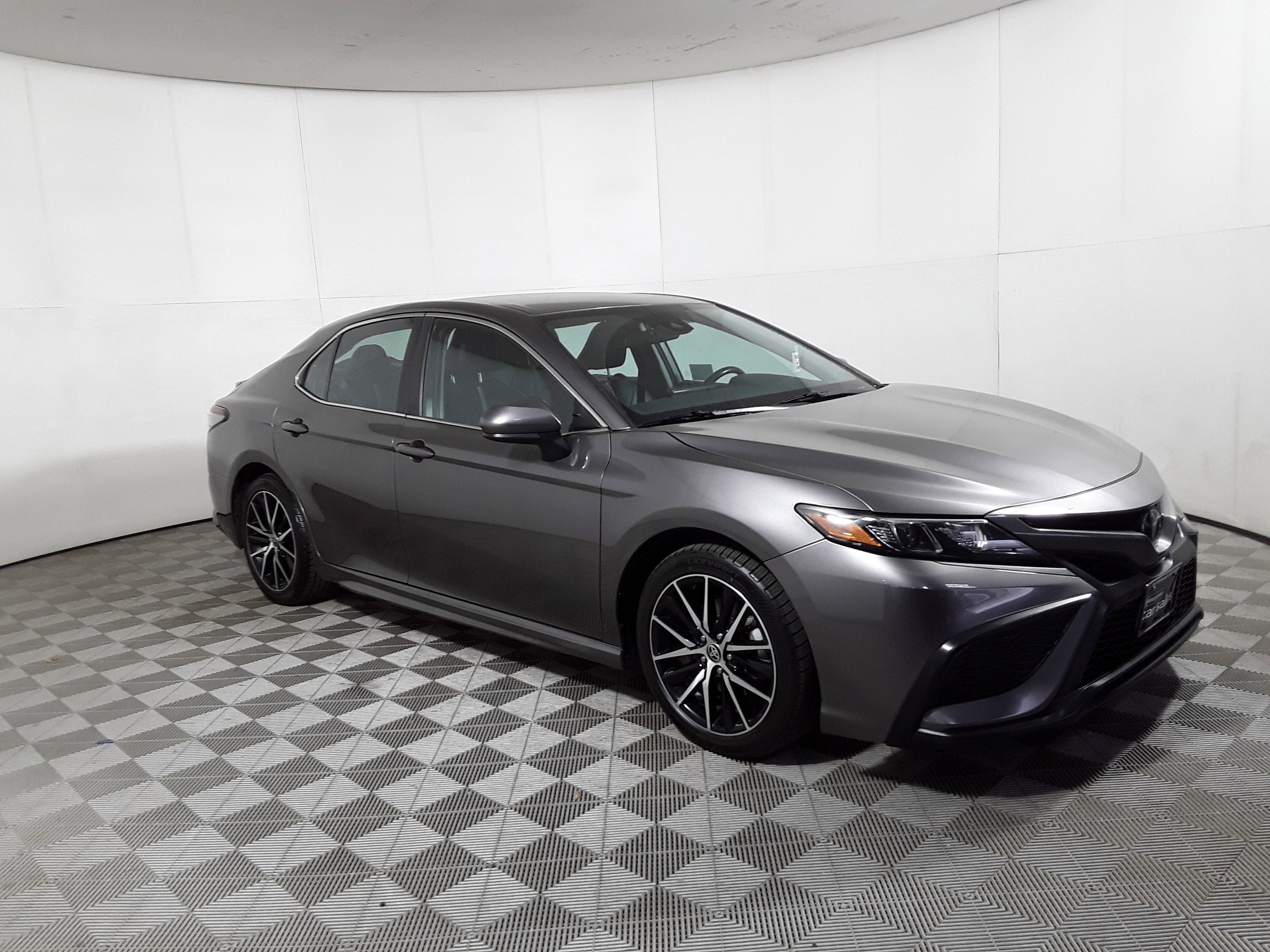 Used 2021 Toyota Camry SE Auto