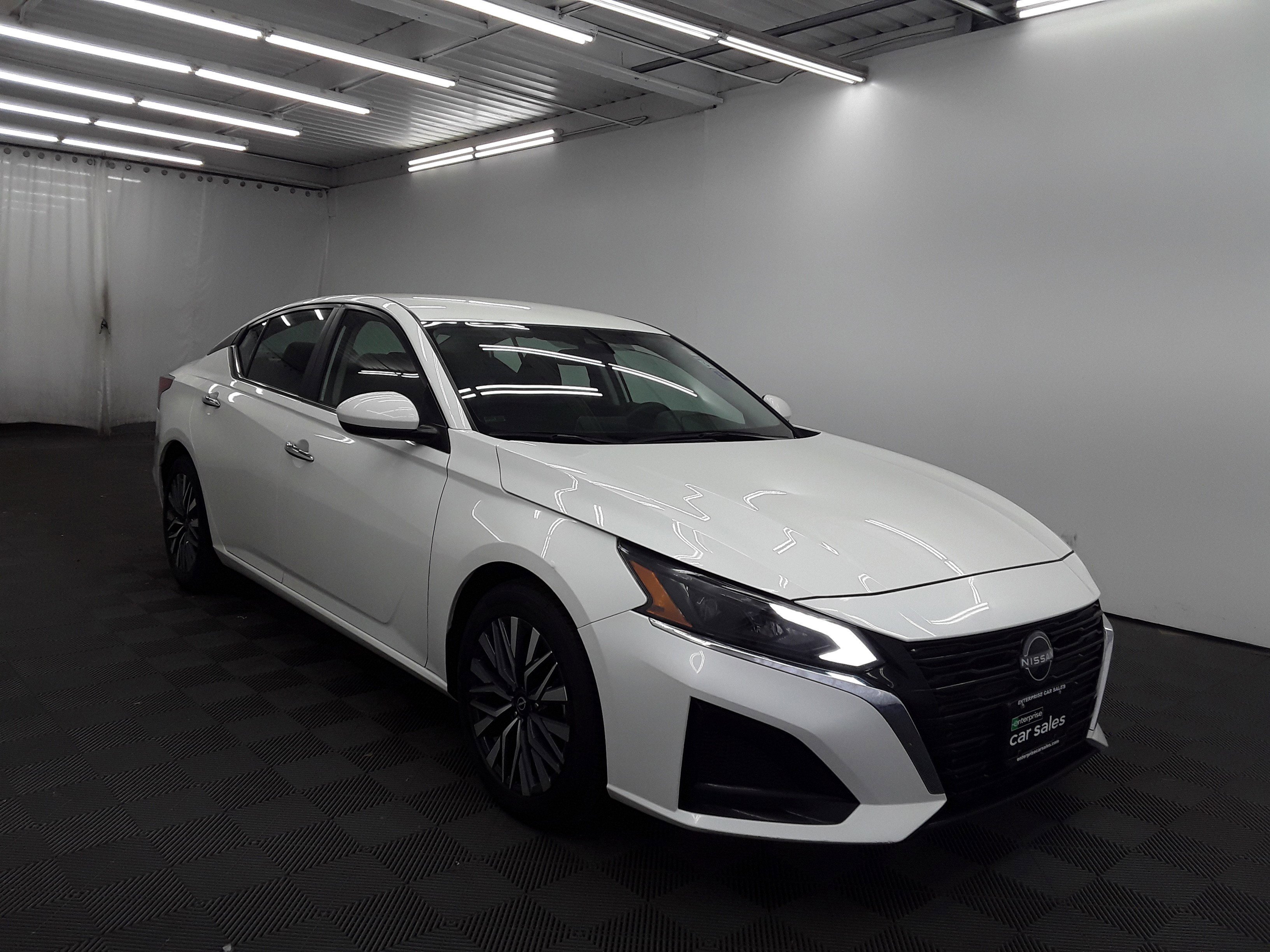 Used 2023 Nissan Altima 2.5 SV Sedan
