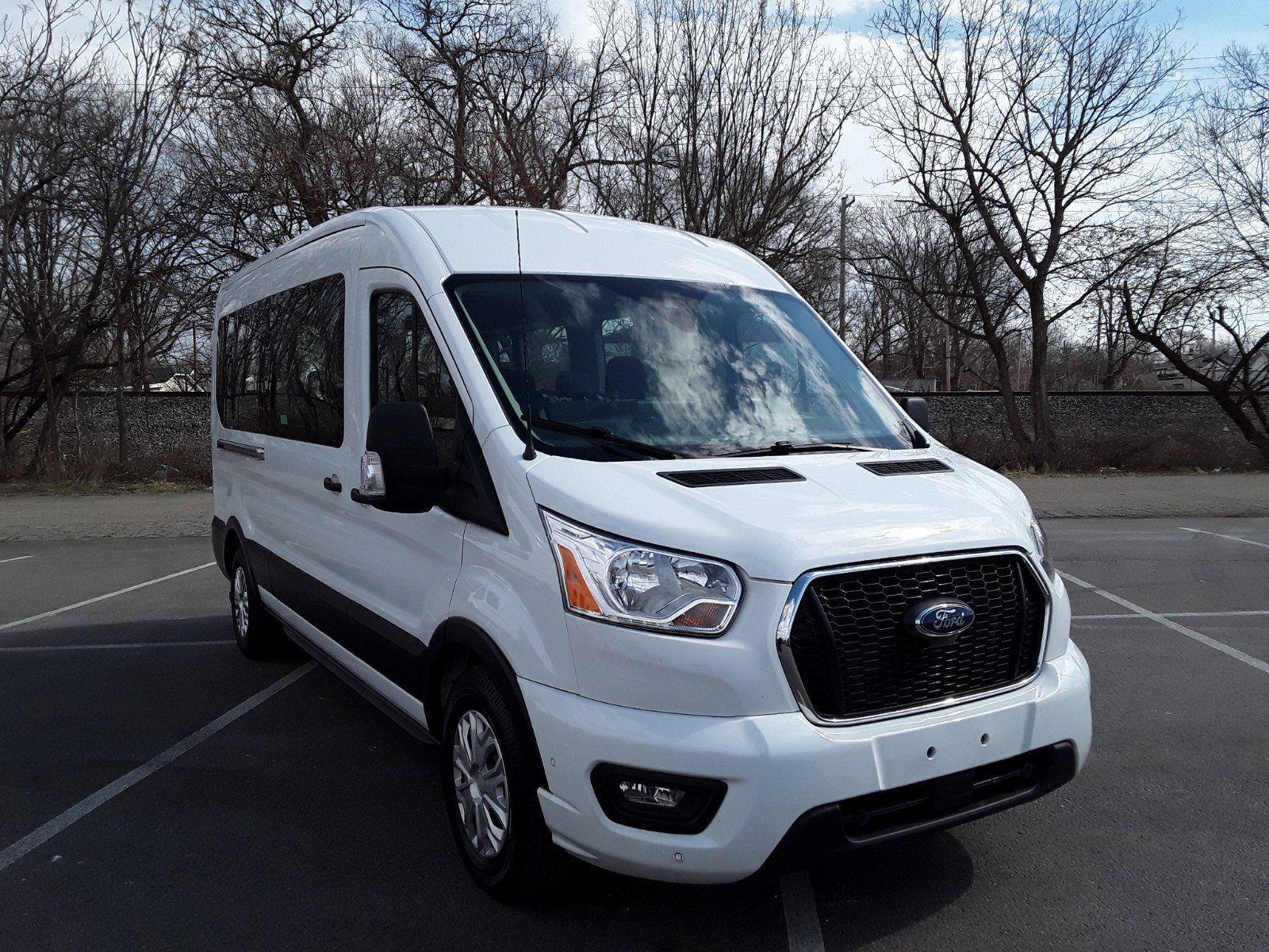 2022 Ford Transit Passenger Wagon T-350 148