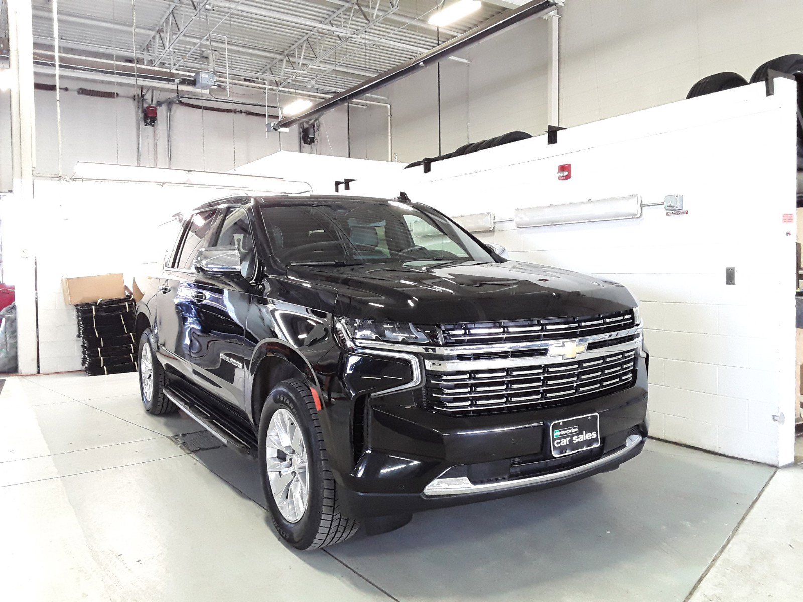 2023 Chevrolet Suburban 4WD 4dr Premier