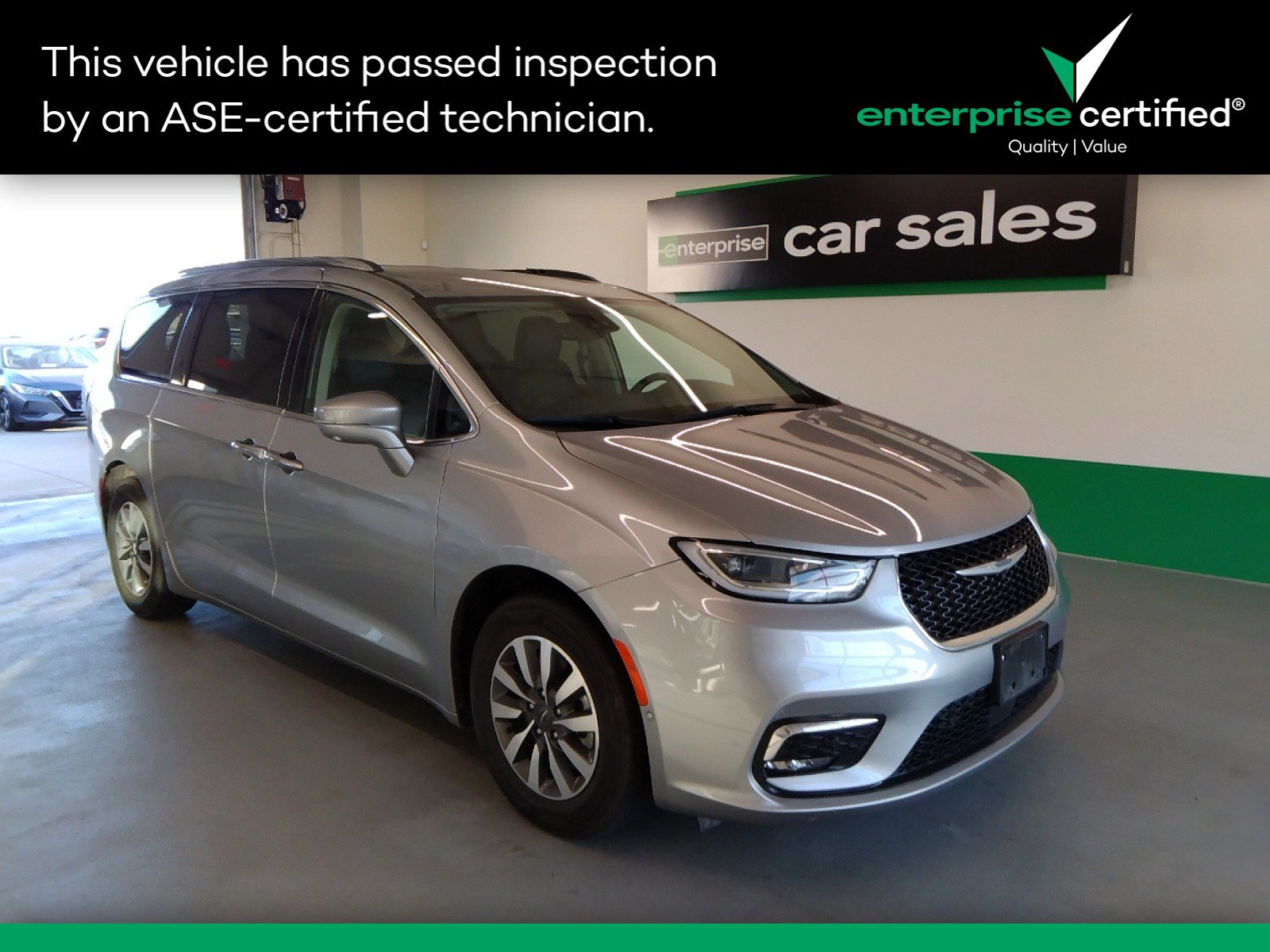 Used 2021 Chrysler Pacifica Hybrid Touring L FWD