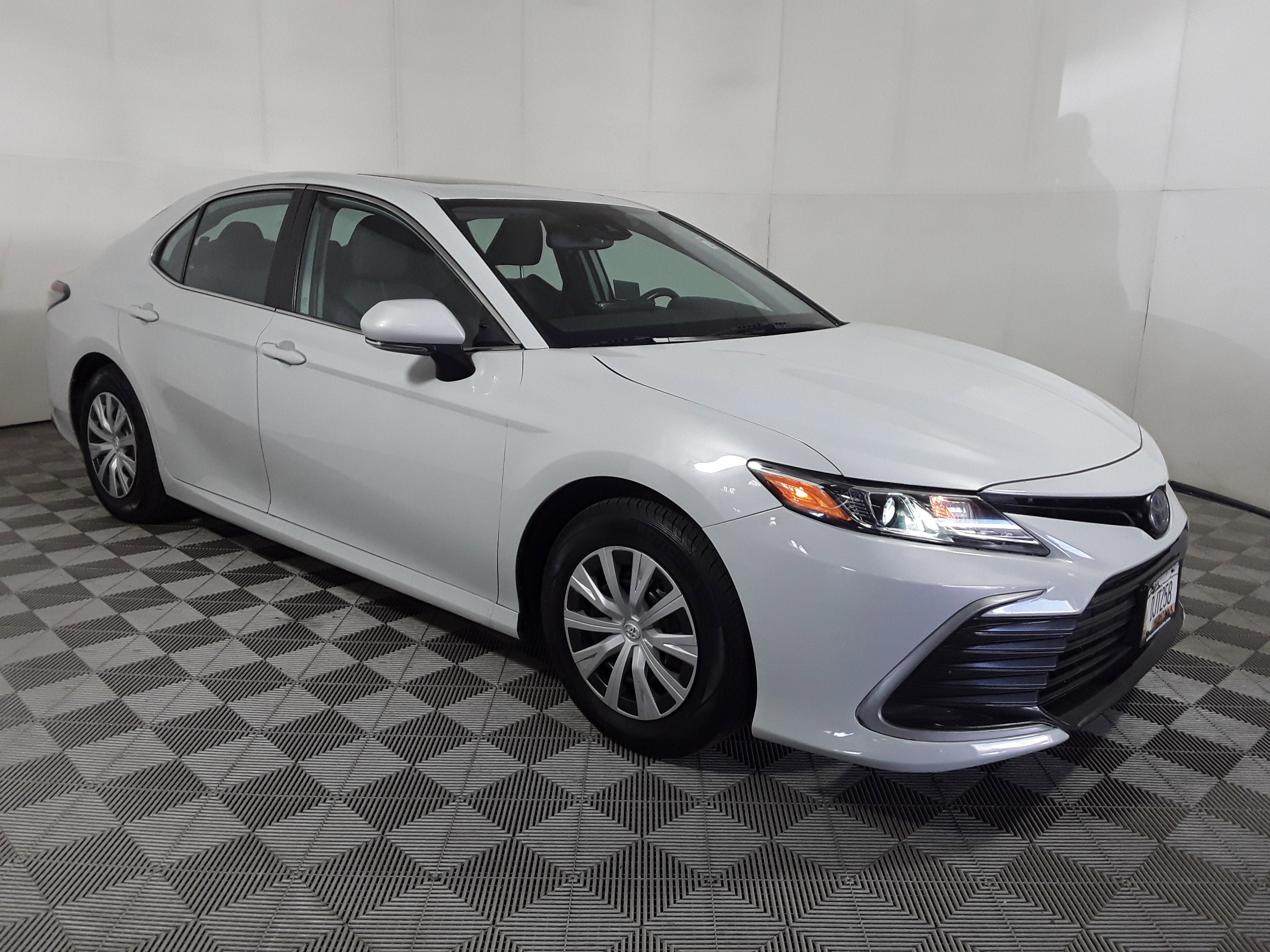 2022 Toyota Camry Hybrid LE CVT