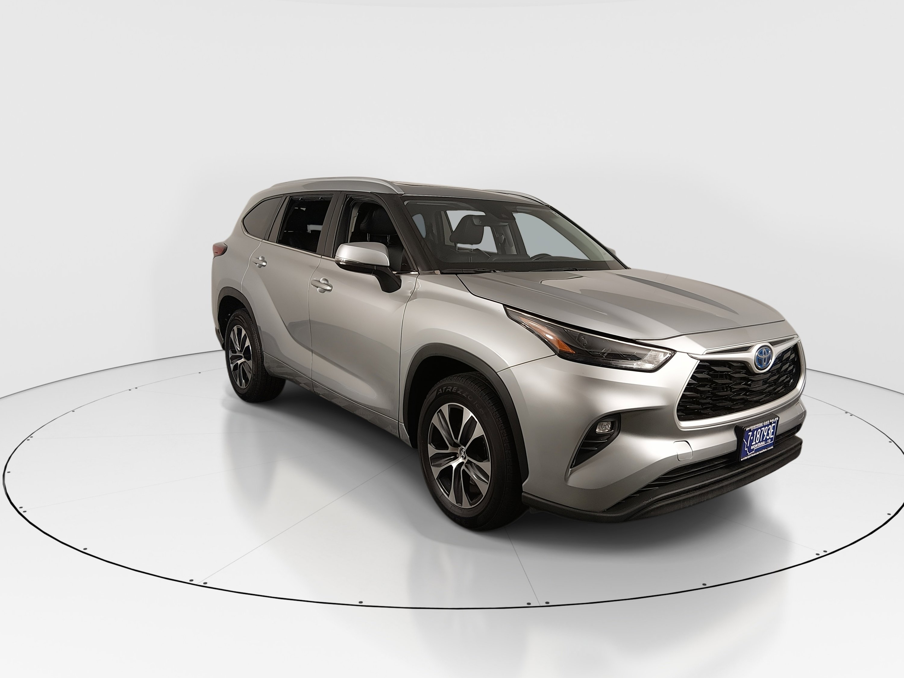 Used 2023 Toyota Highlander Hybrid XLE FWD