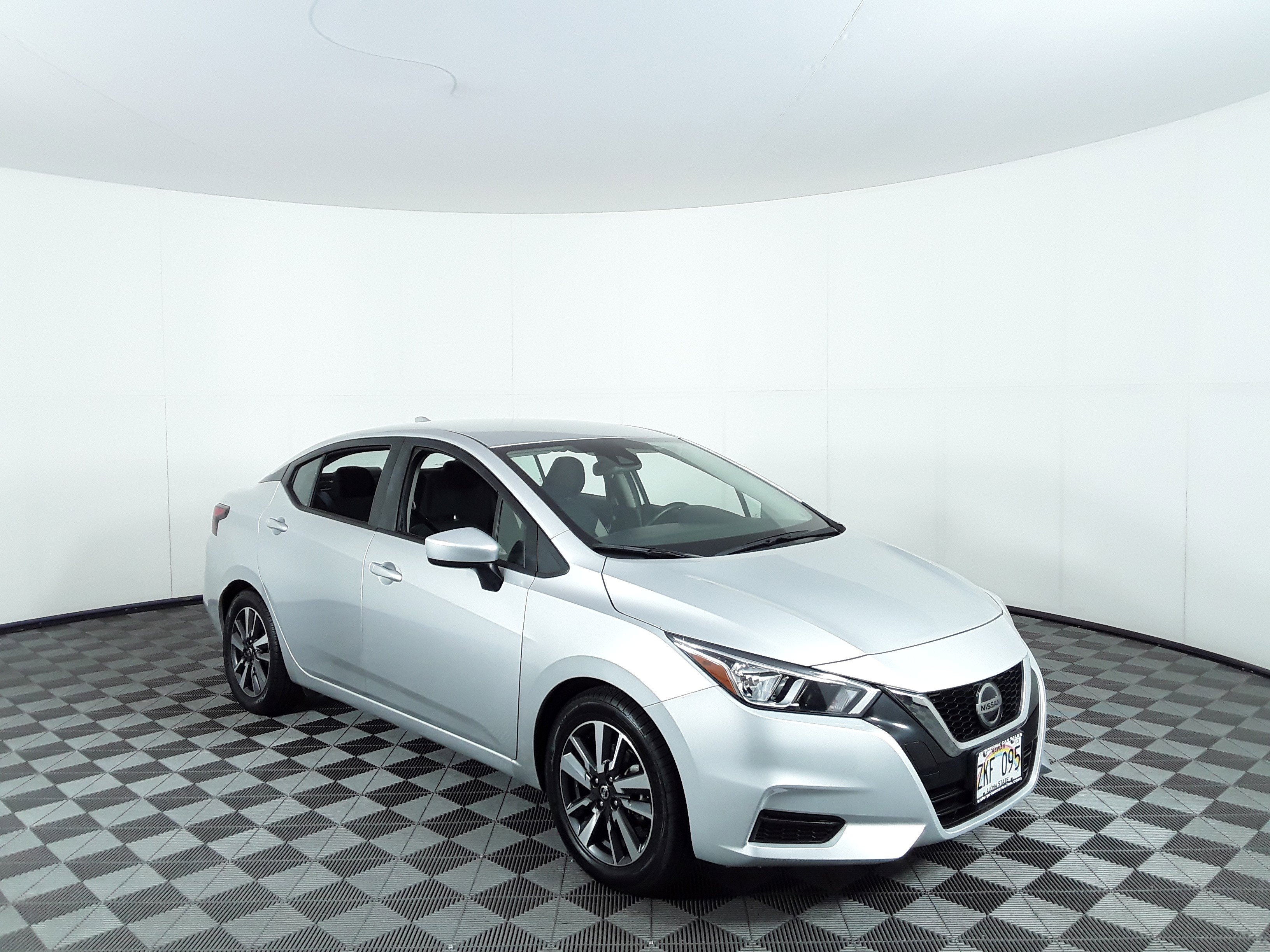 2022 Nissan Versa SV CVT
