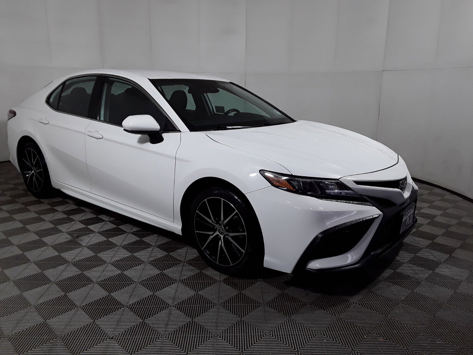 2021 Toyota Camry SE Auto