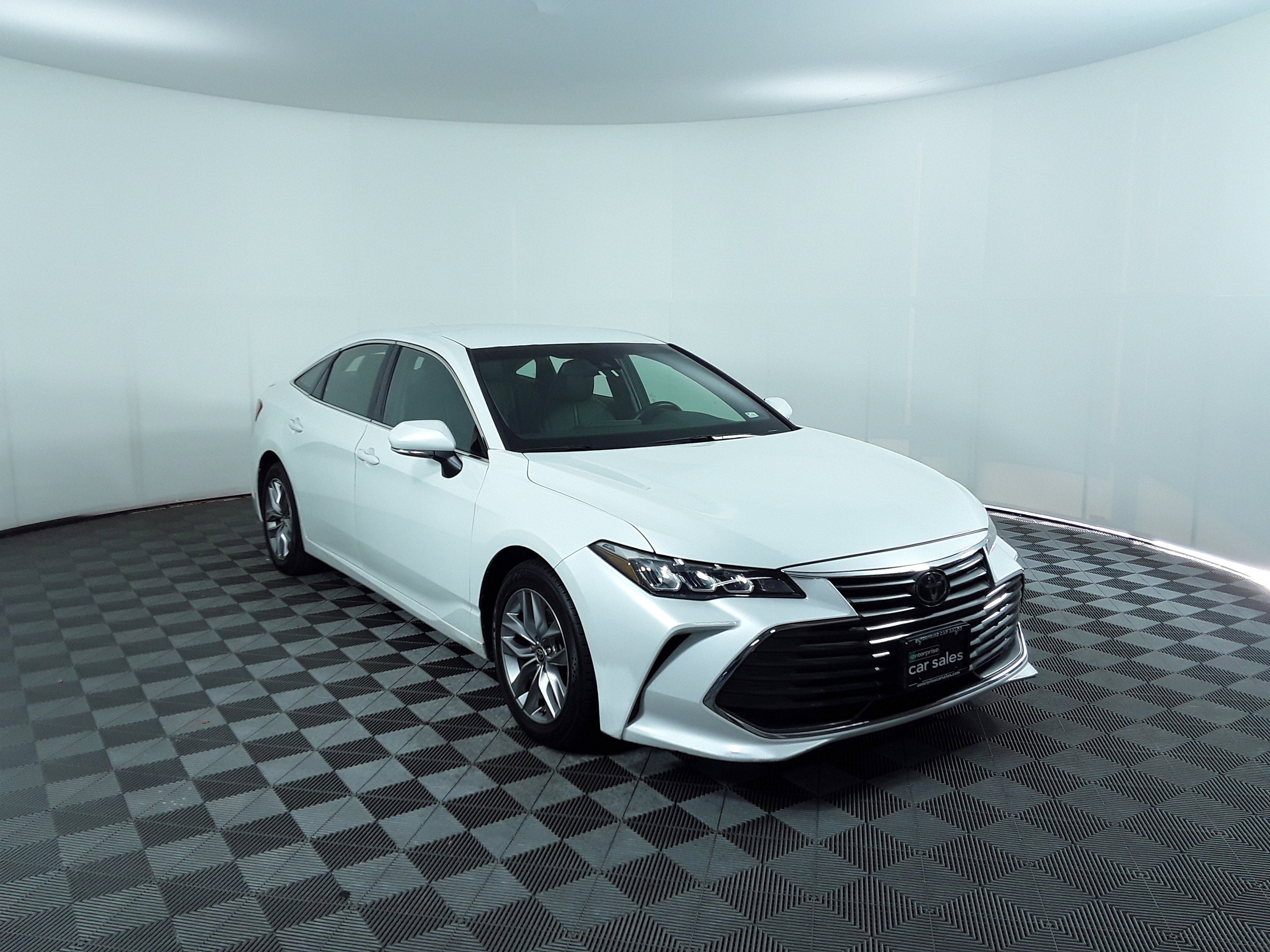 Used 2022 Toyota Avalon XLE FWD