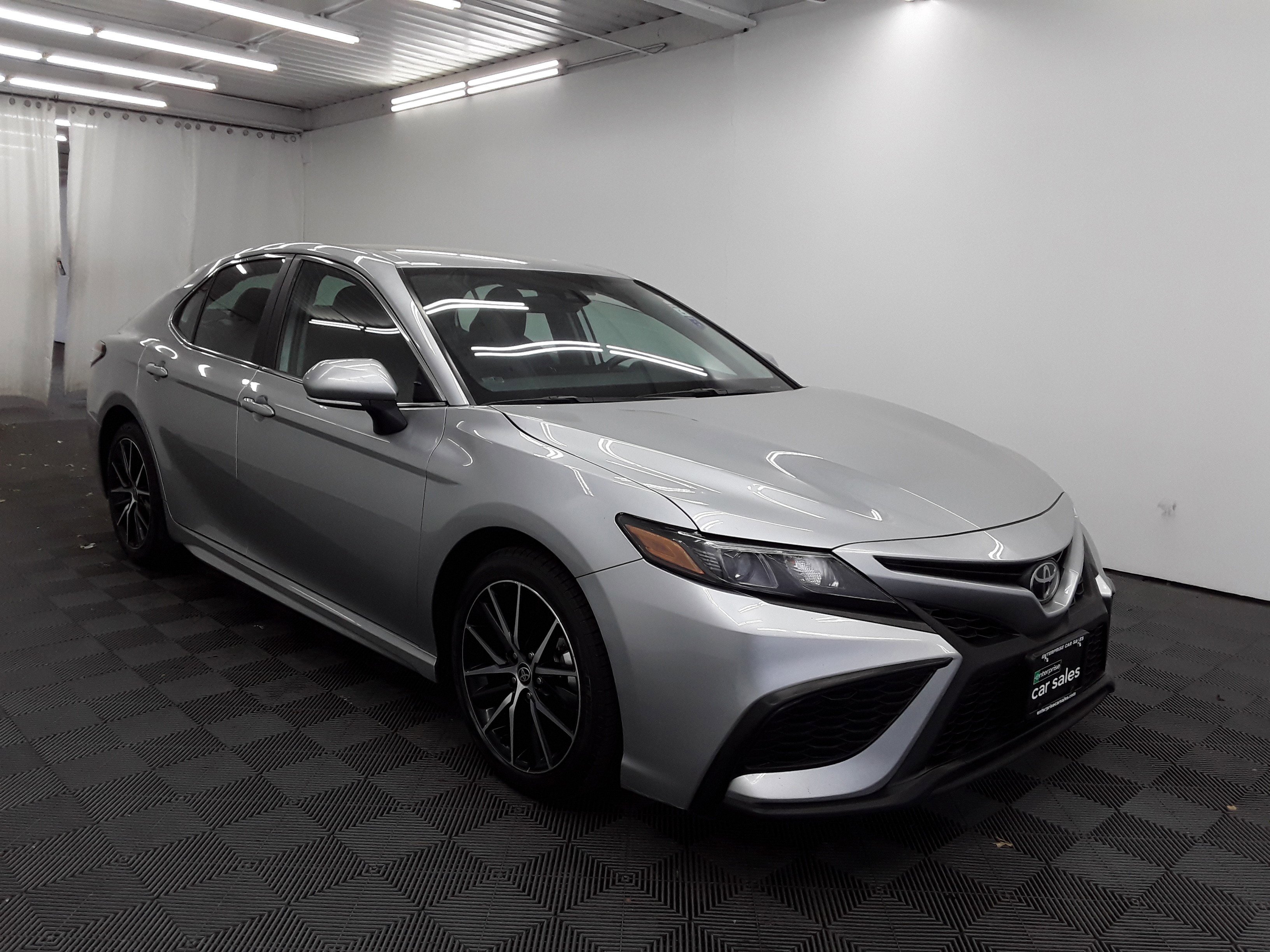 2023 Toyota Camry SE Auto