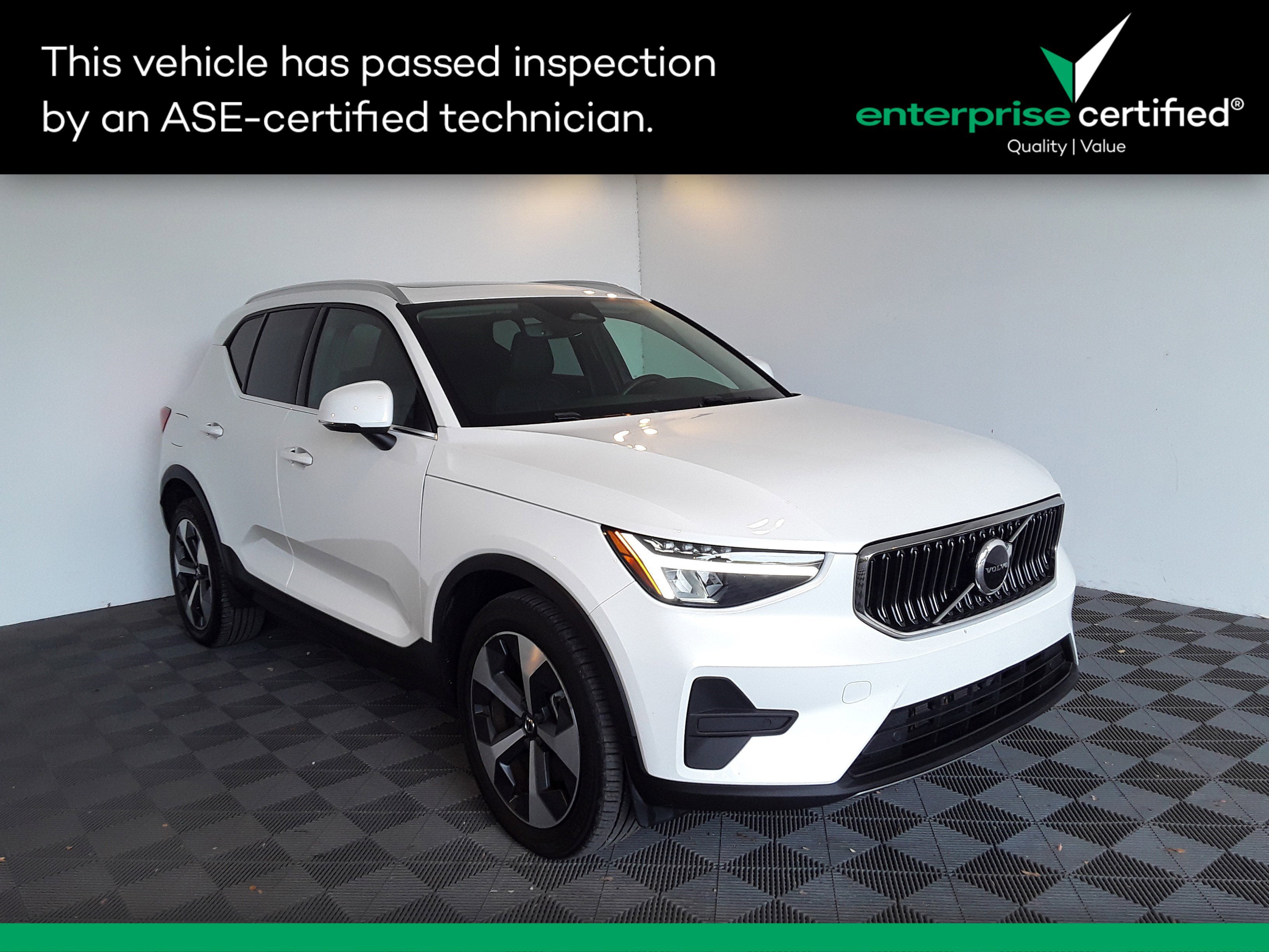 2024 Volvo XC40 Core Bright Theme B5 AWD