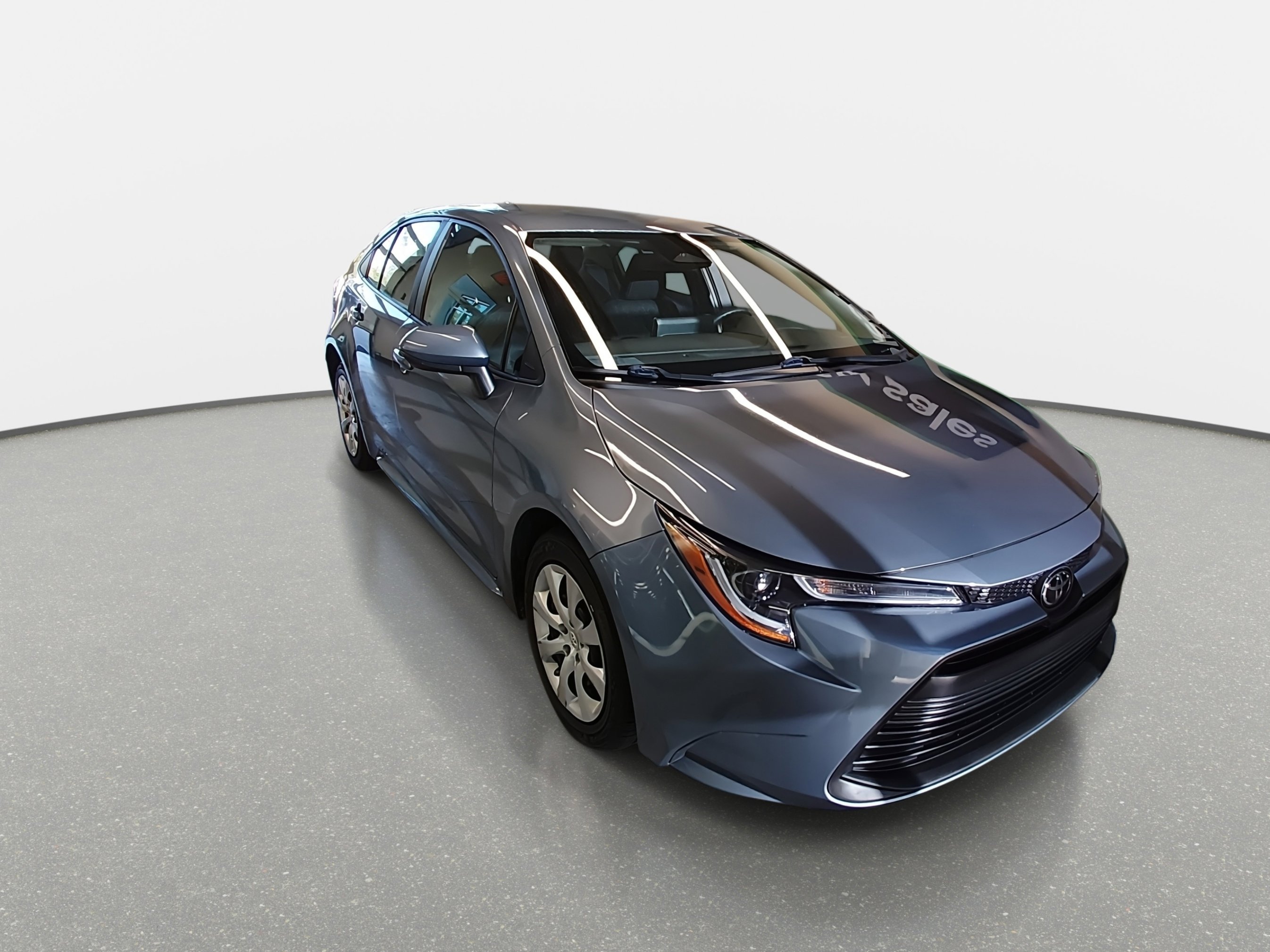 2023 Toyota Corolla LE's photo