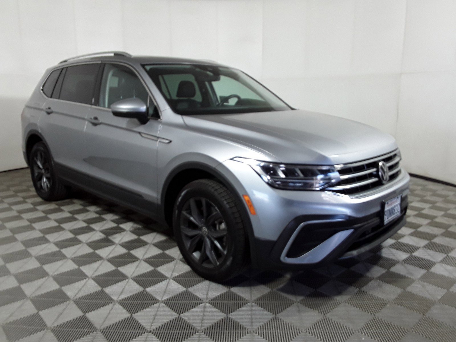 2022 Volkswagen Tiguan 2.0T SE FWD