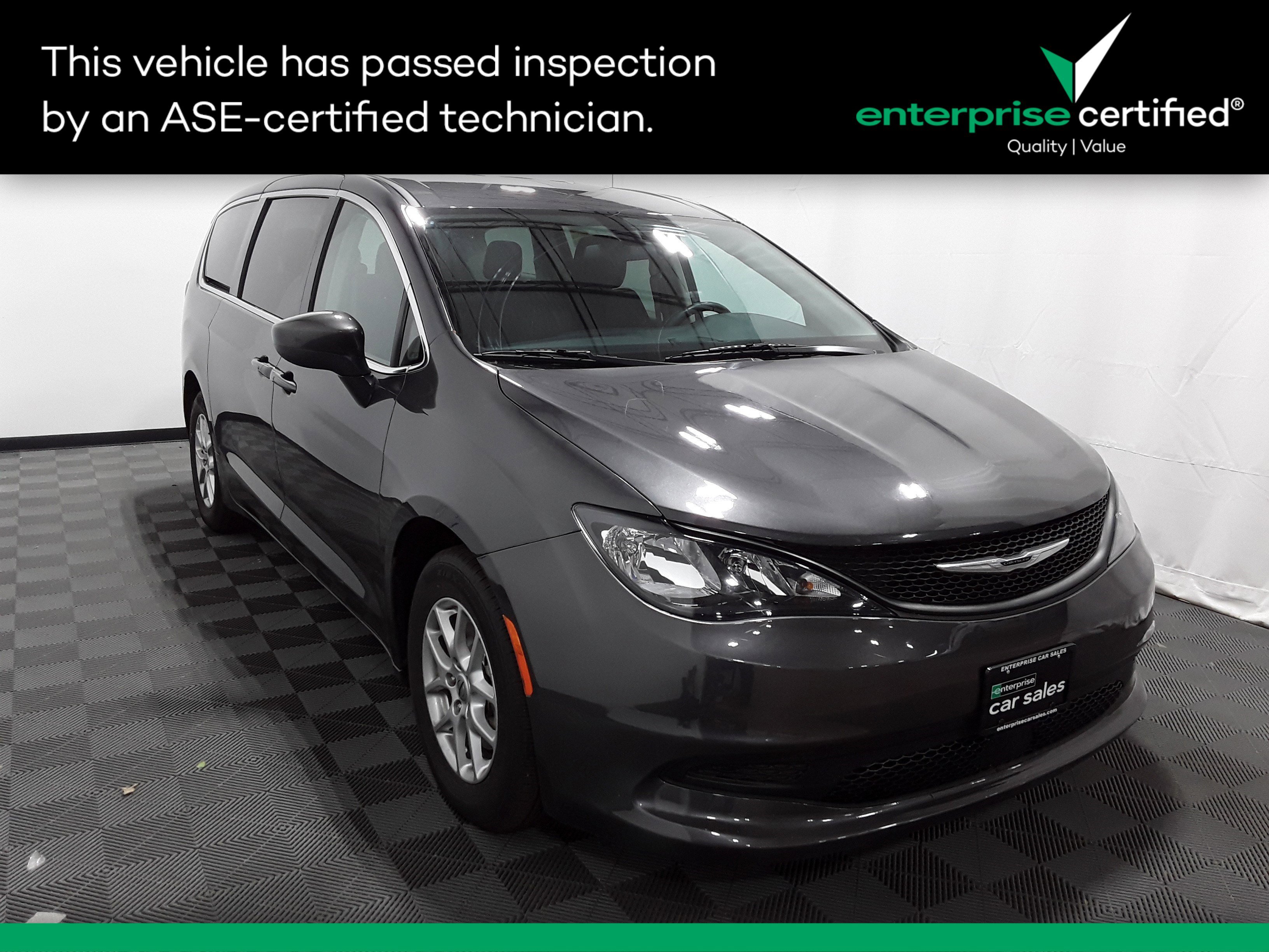 2022 Chrysler Voyager LX FWD