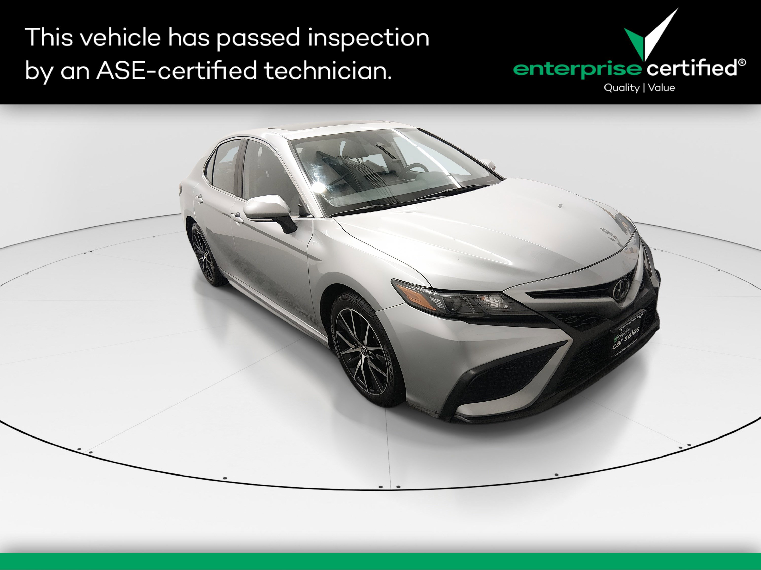 2023 Toyota Camry SE's photo