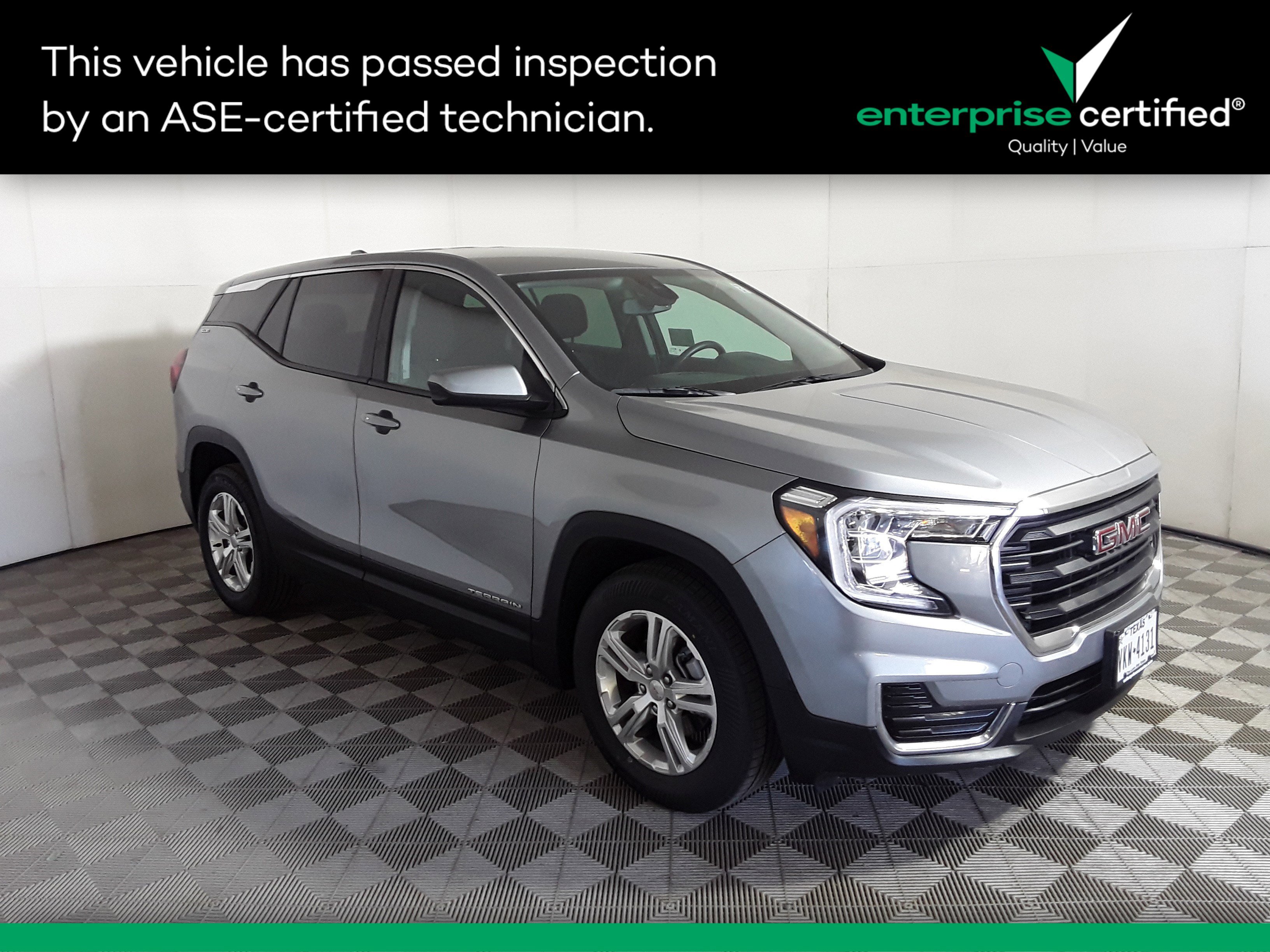 2024 GMC Terrain SLE's photo