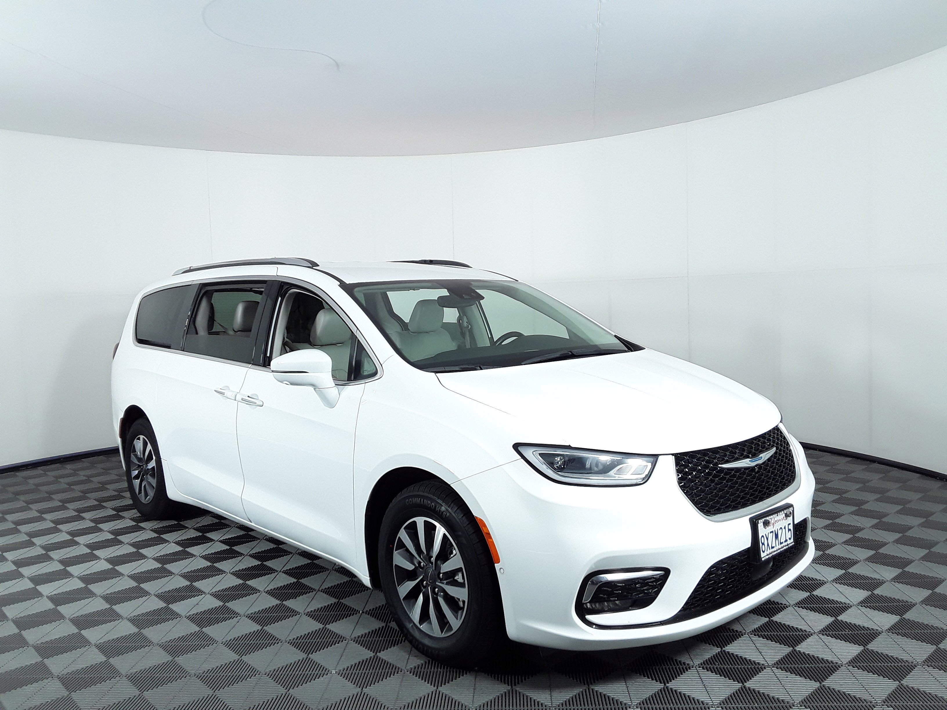 2021 Chrysler Pacifica Hybrid Touring L FWD