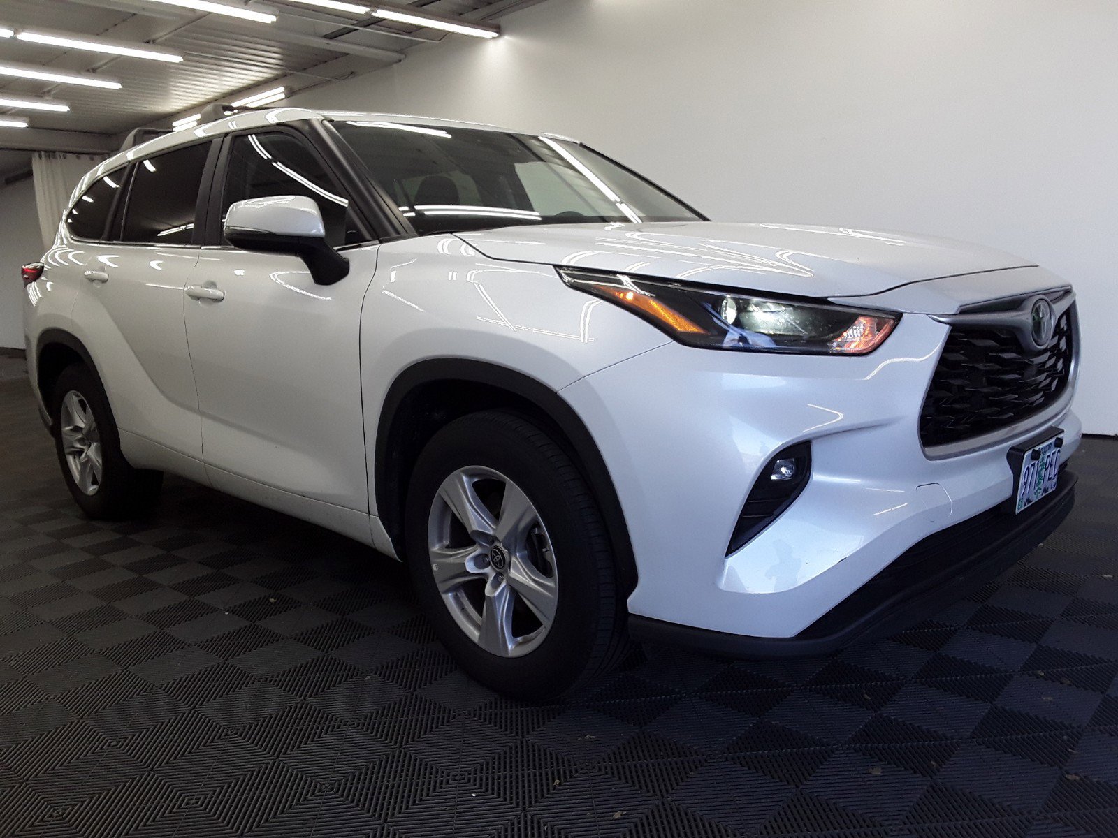 2023 Toyota Highlander L FWD