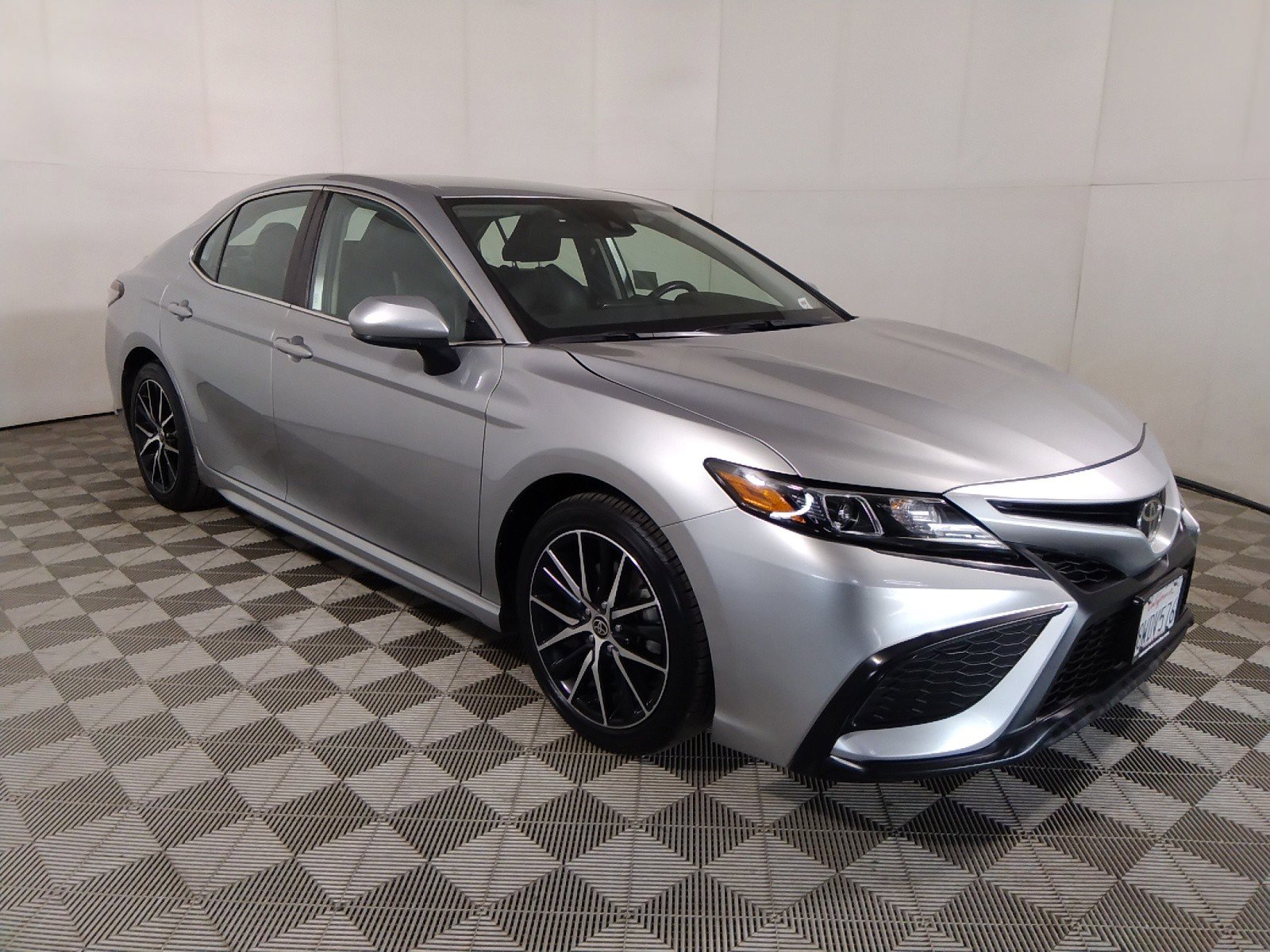 2021 Toyota Camry SE Auto