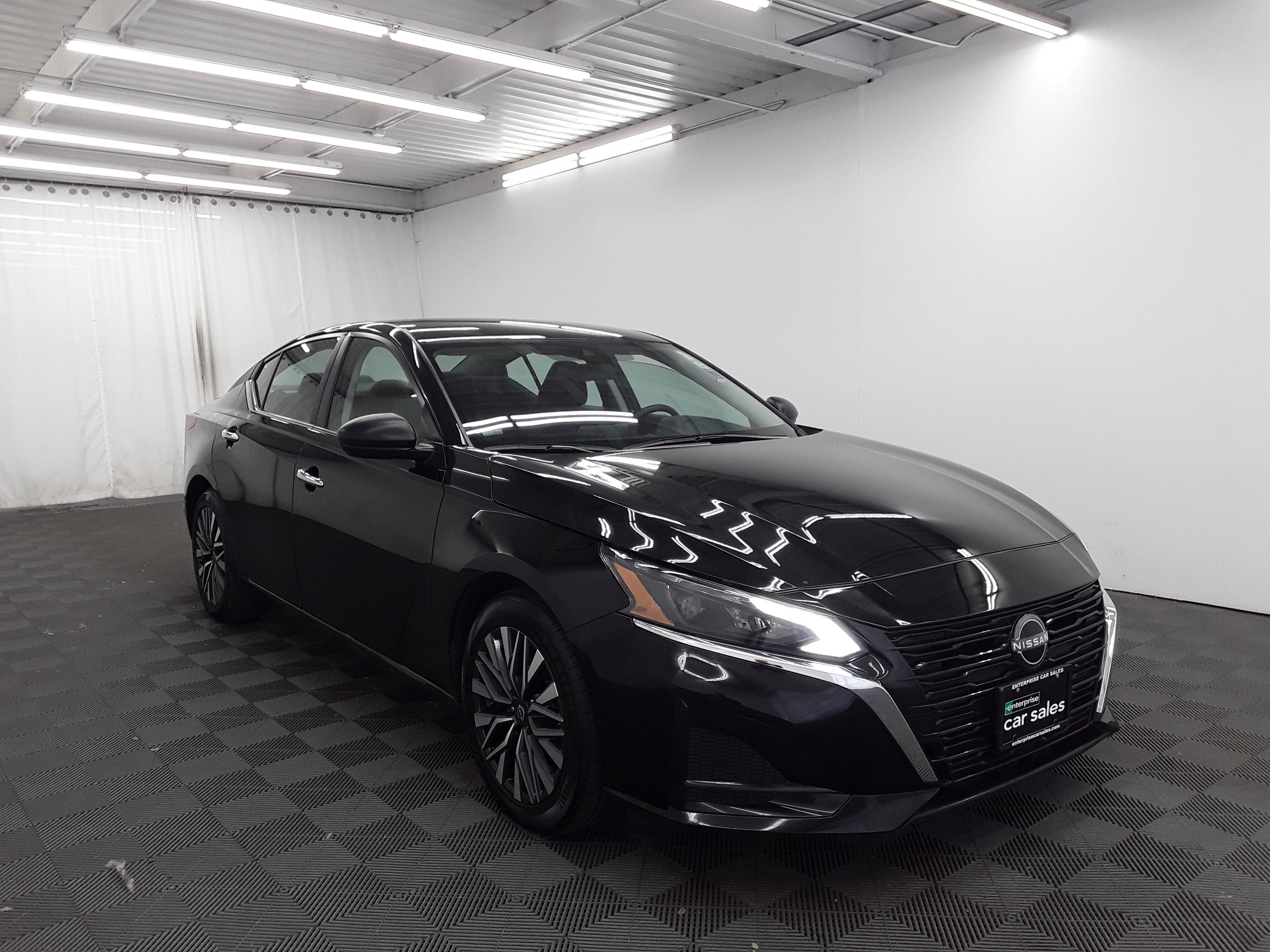Used 2024 Nissan Altima 2.5 SV Sedan