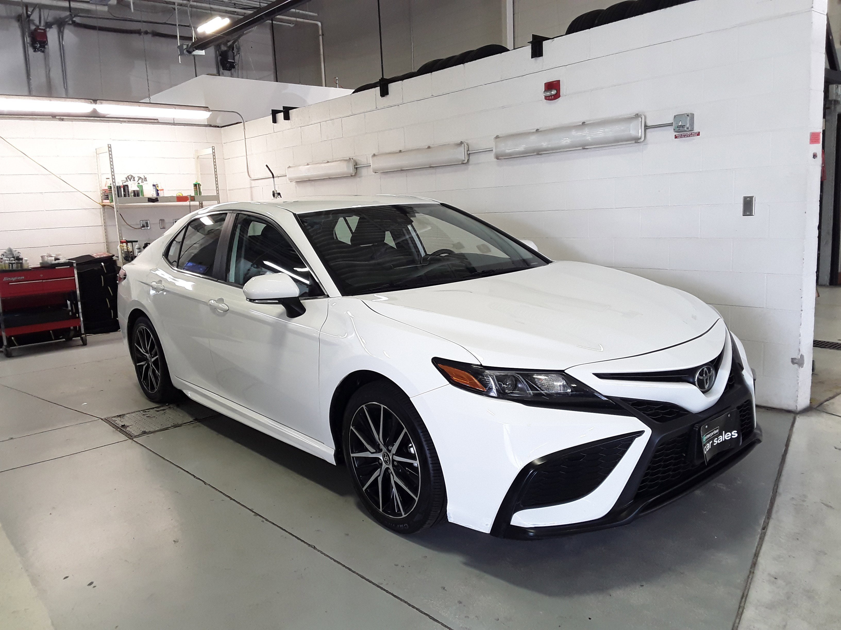 2023 Toyota Camry SE Auto