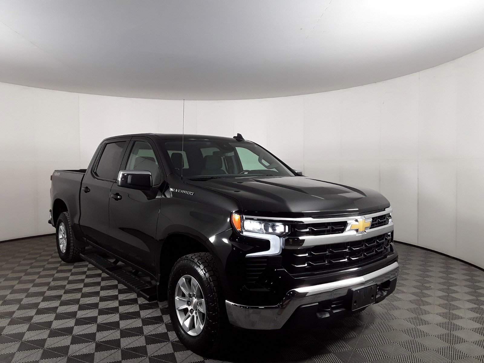 2022 Chevrolet Silverado 1500 4WD Crew Cab 147