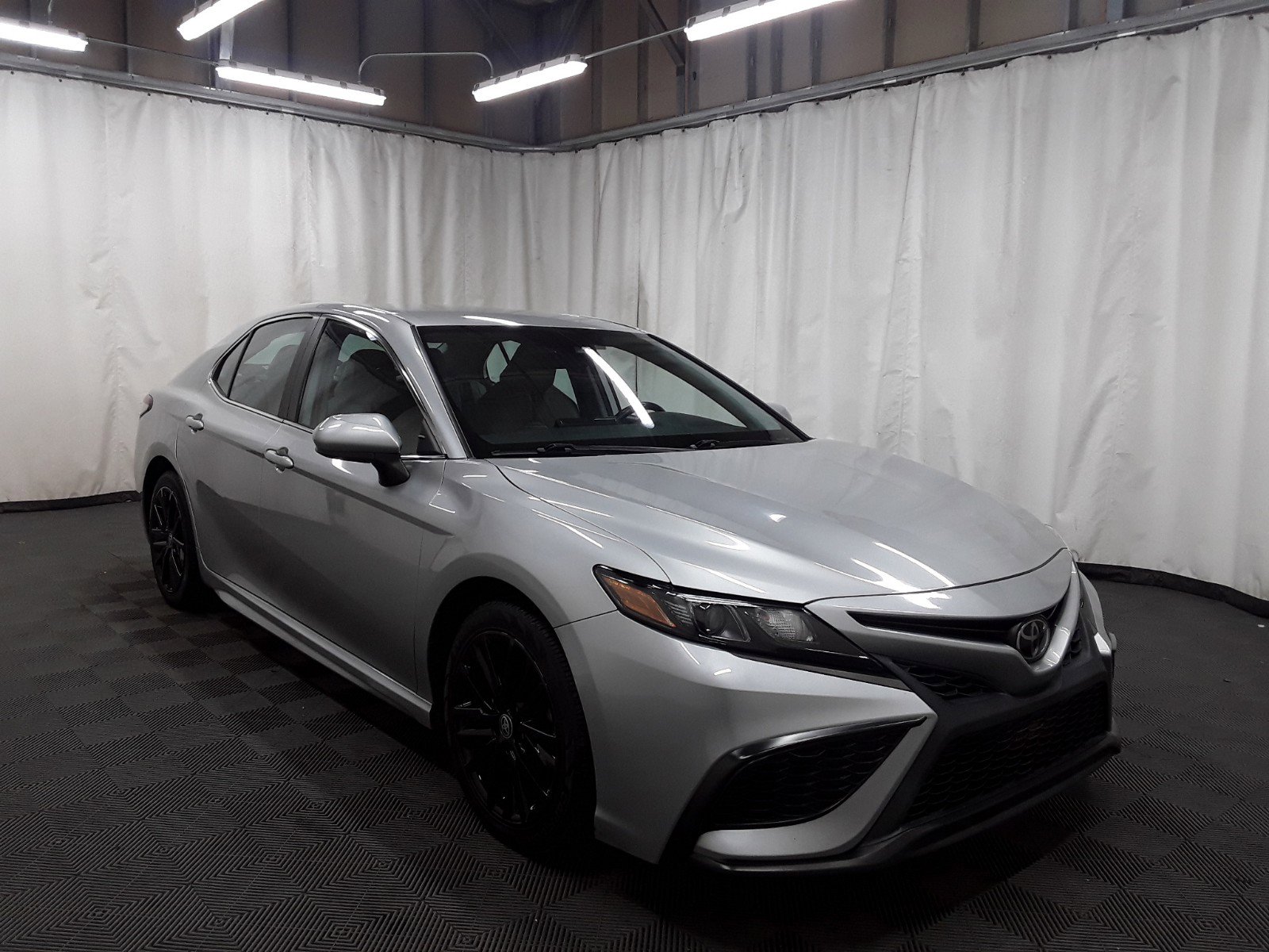 2021 Toyota Camry SE Auto