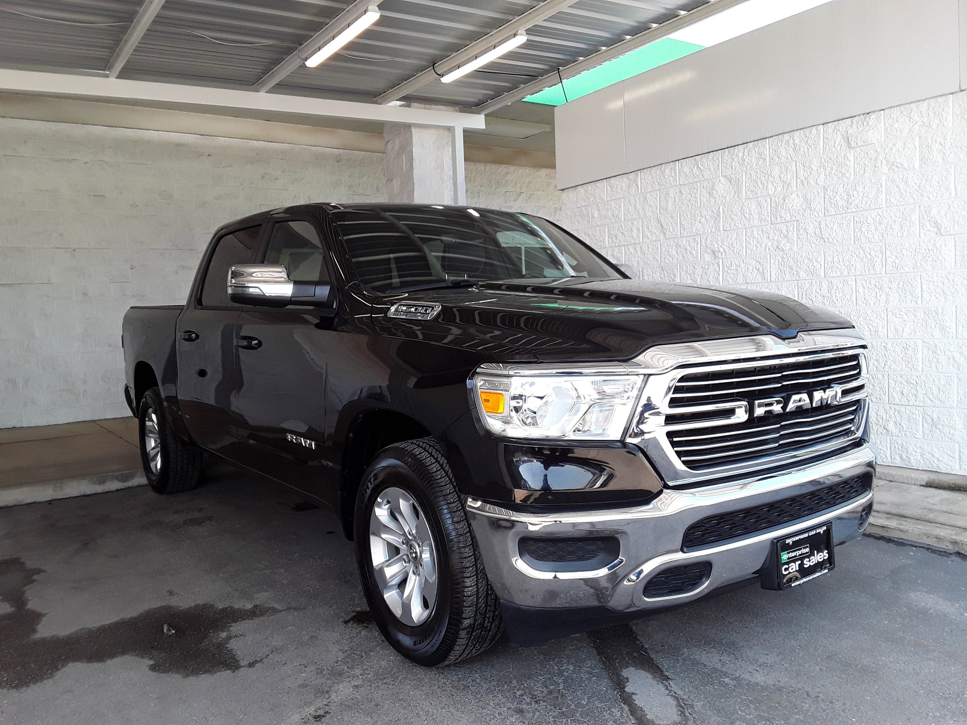 2024 Ram 1500 Laramie 4x2 Crew Cab 5'7