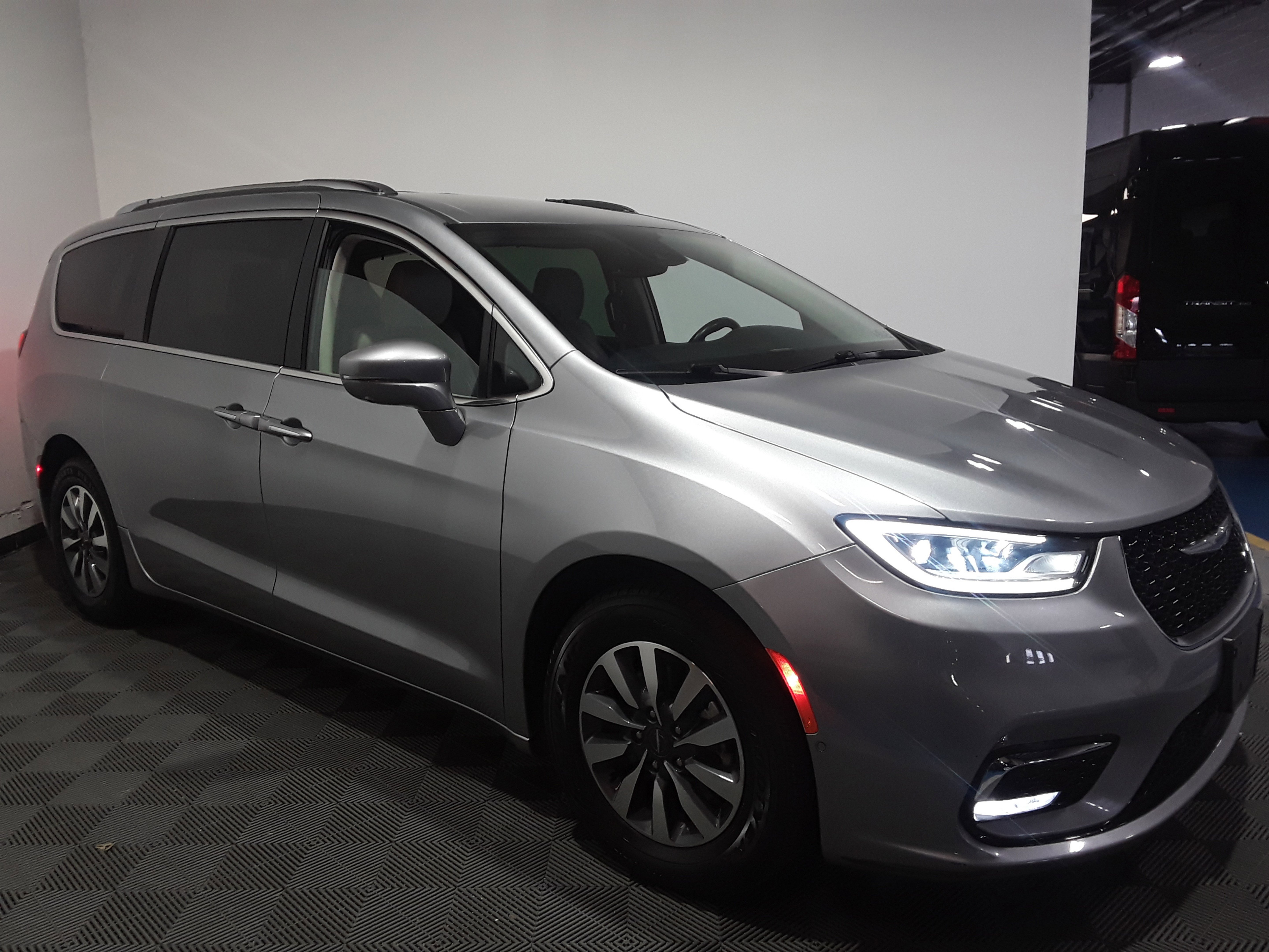 Used 2021 Chrysler Pacifica Hybrid Touring L FWD