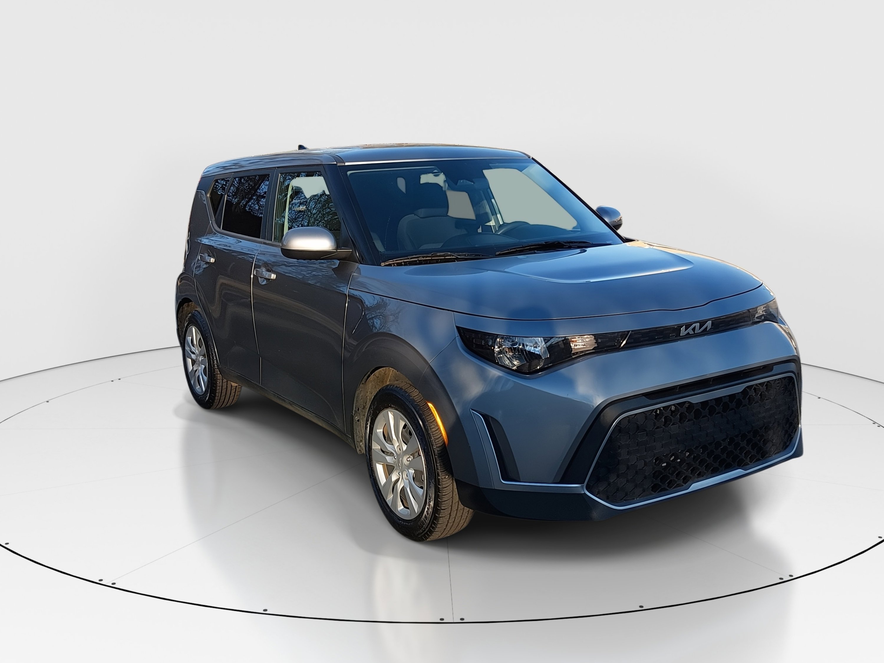 2023 Kia Soul LX's photo
