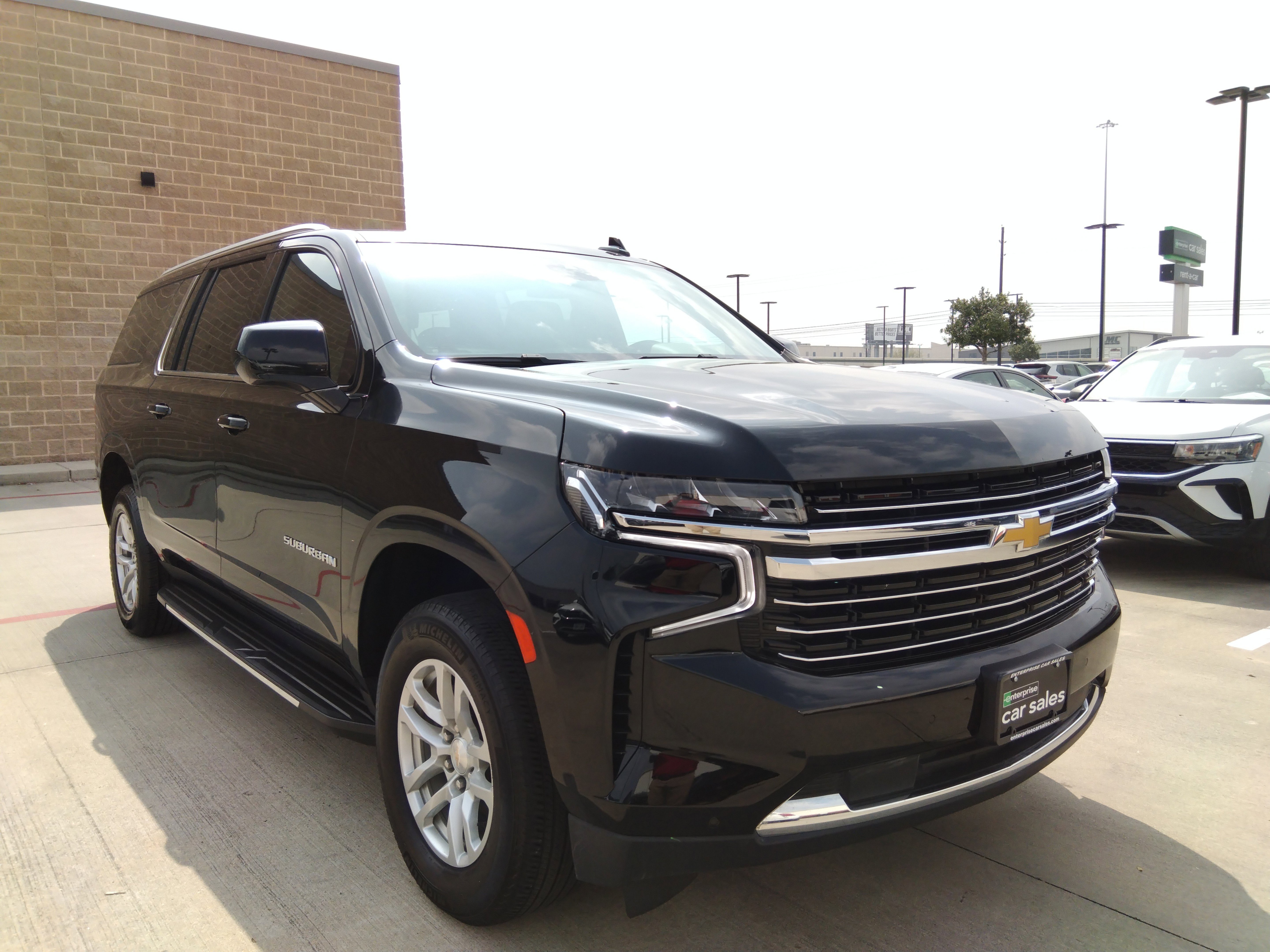 2023 Chevrolet Suburban LT