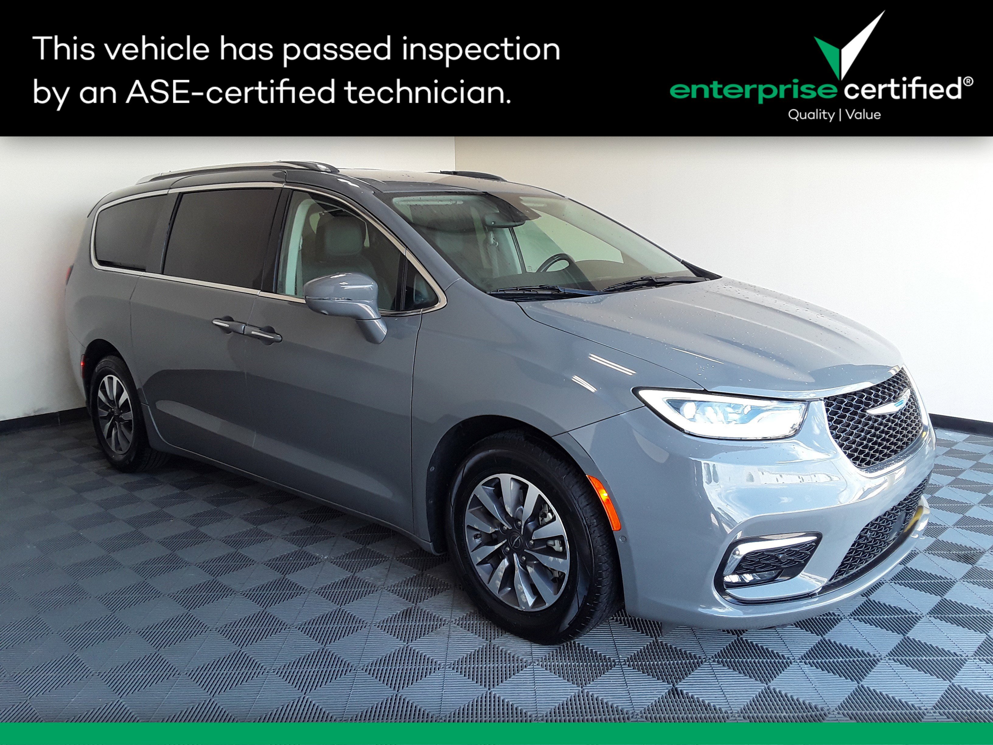 Used 2021 Chrysler Pacifica Hybrid Touring L FWD