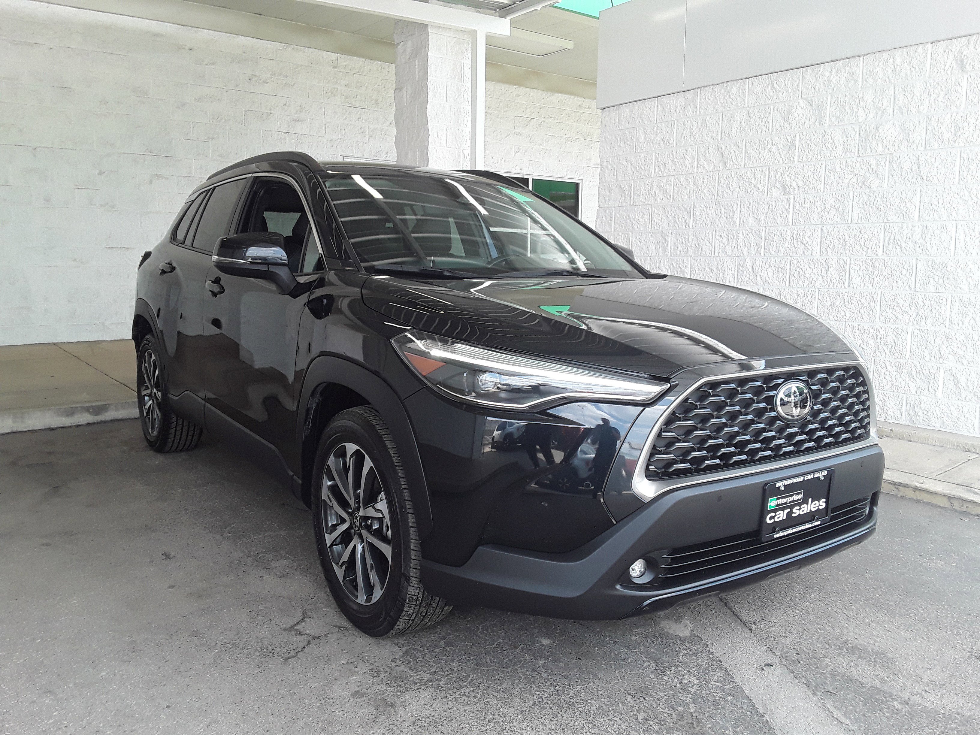 2024 Toyota Corolla Cross XLE 2WD