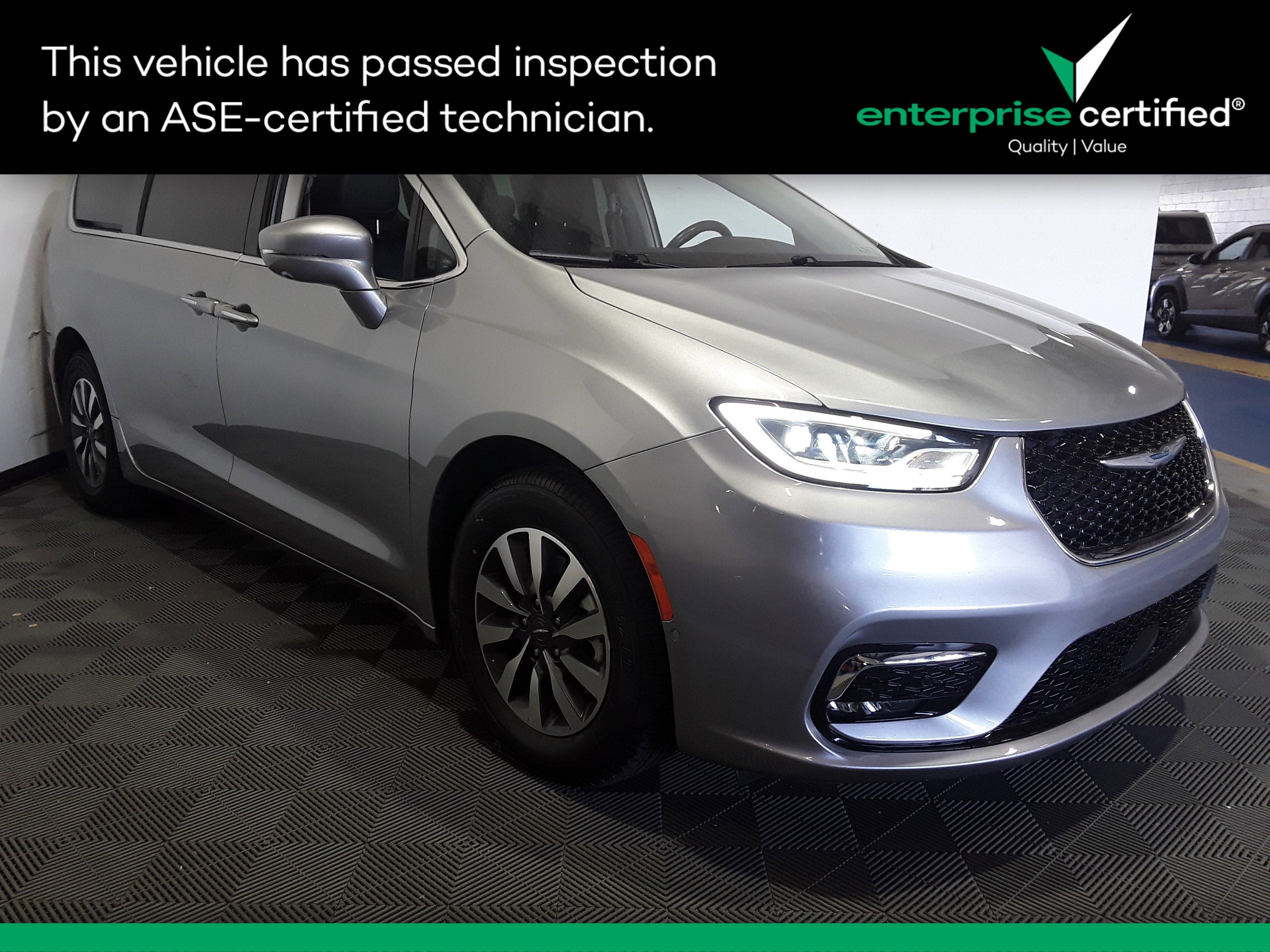 Used 2021 Chrysler Pacifica Hybrid Touring L FWD