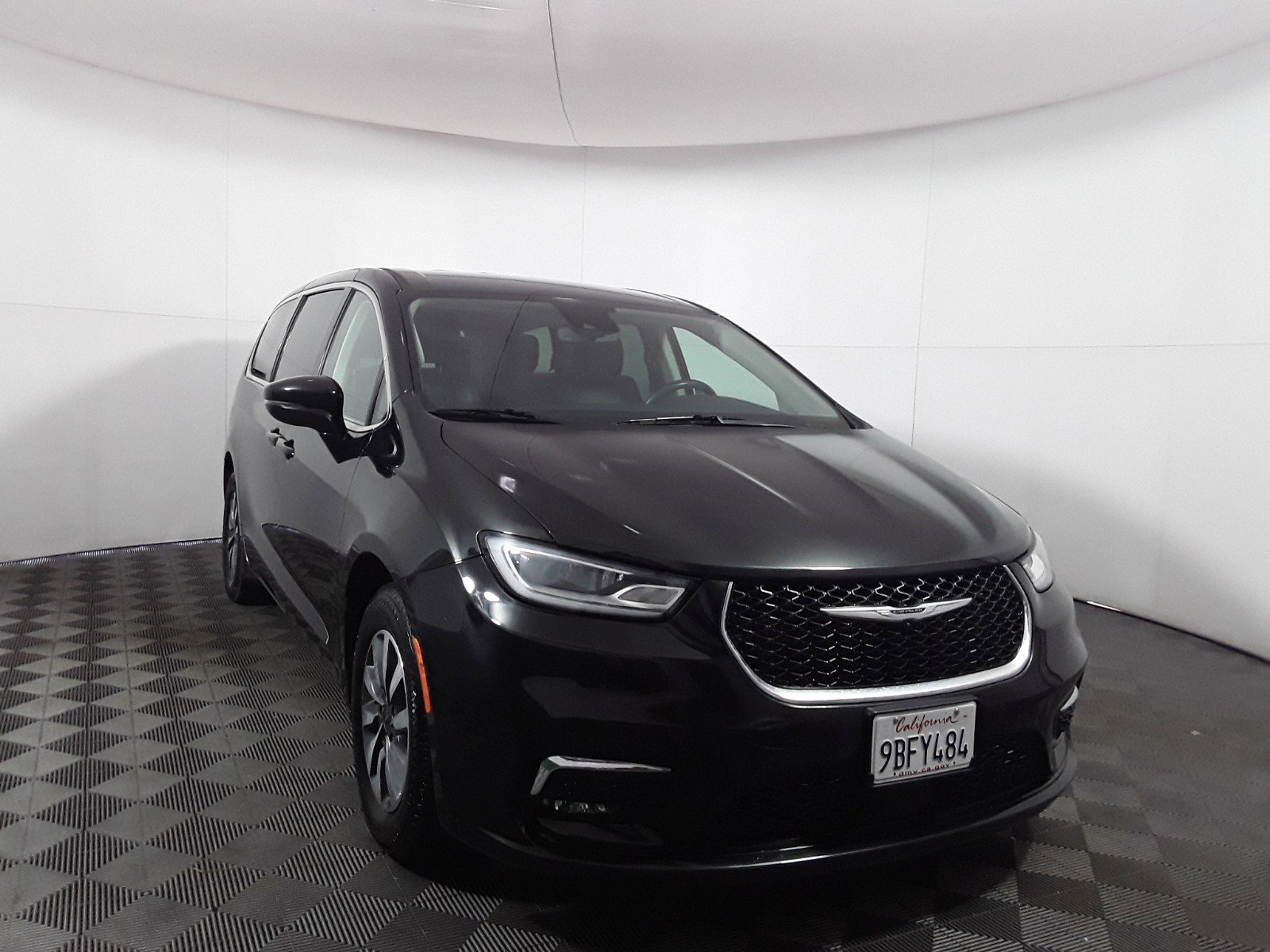 2022 Chrysler Pacifica Hybrid Touring L FWD