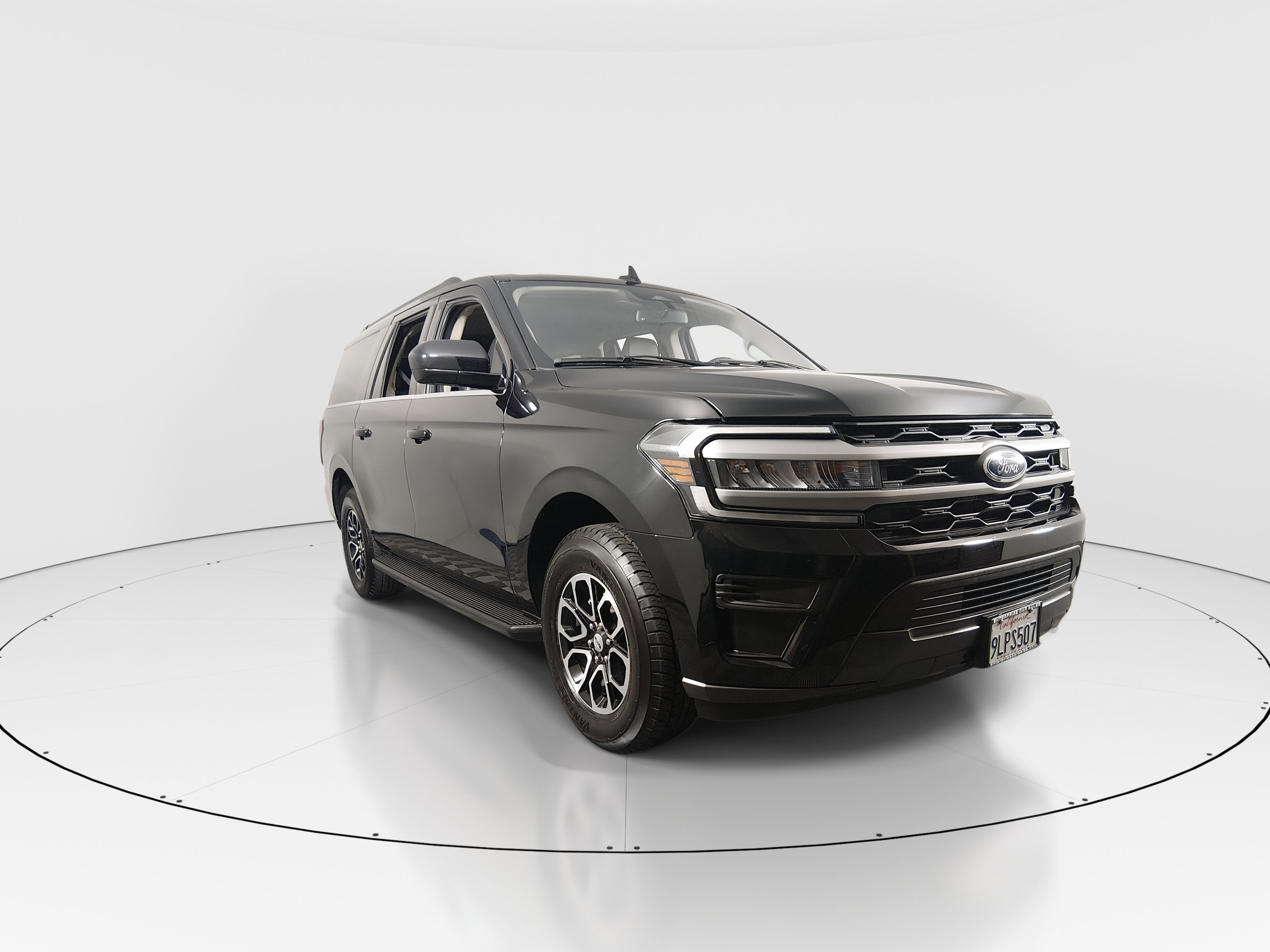 2024 Ford Expedition XLT's photo