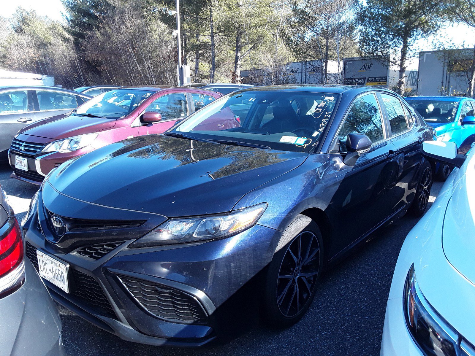 2022 Toyota Camry SE Auto