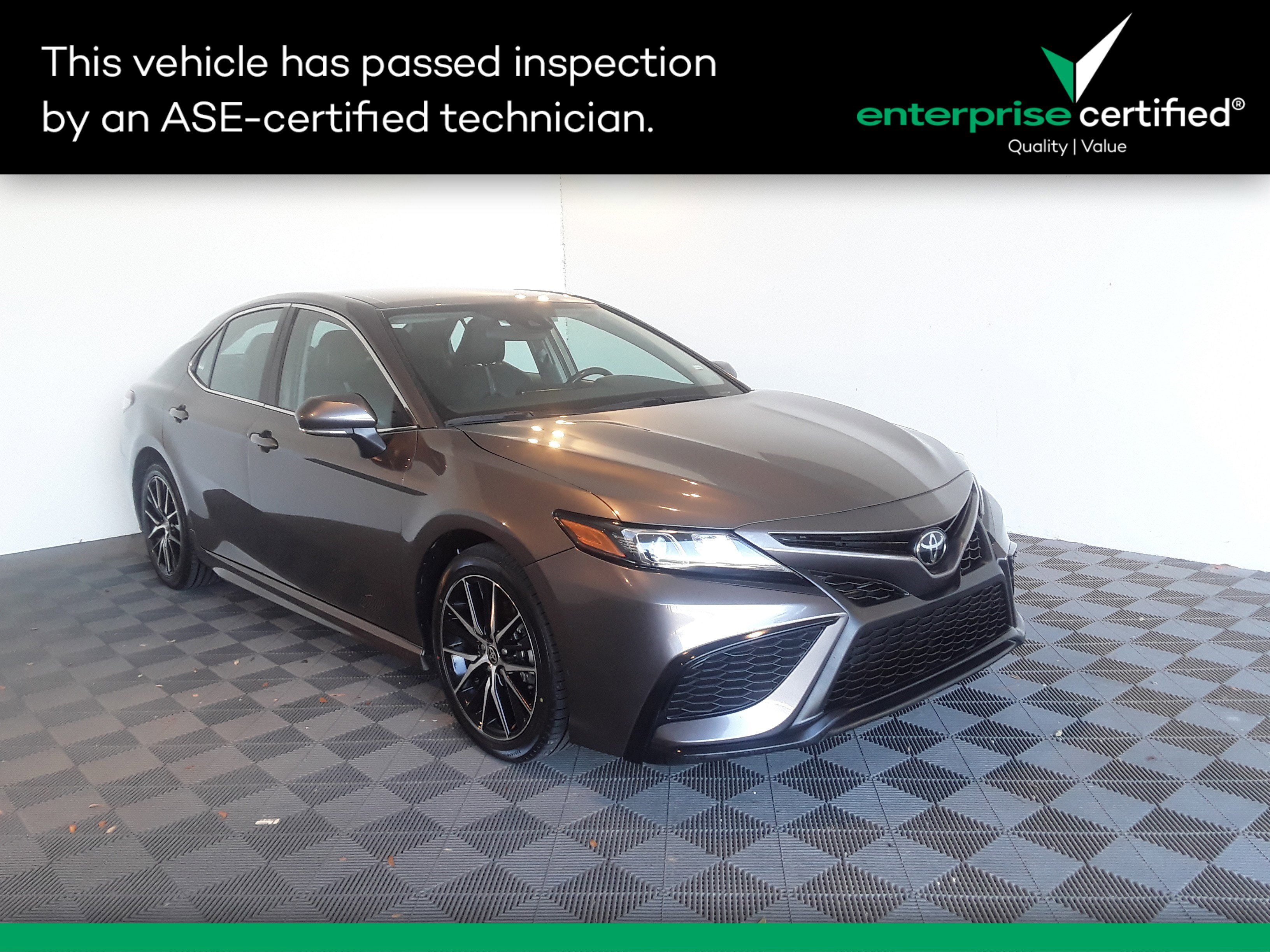 Used 2023 Toyota Camry SE Auto