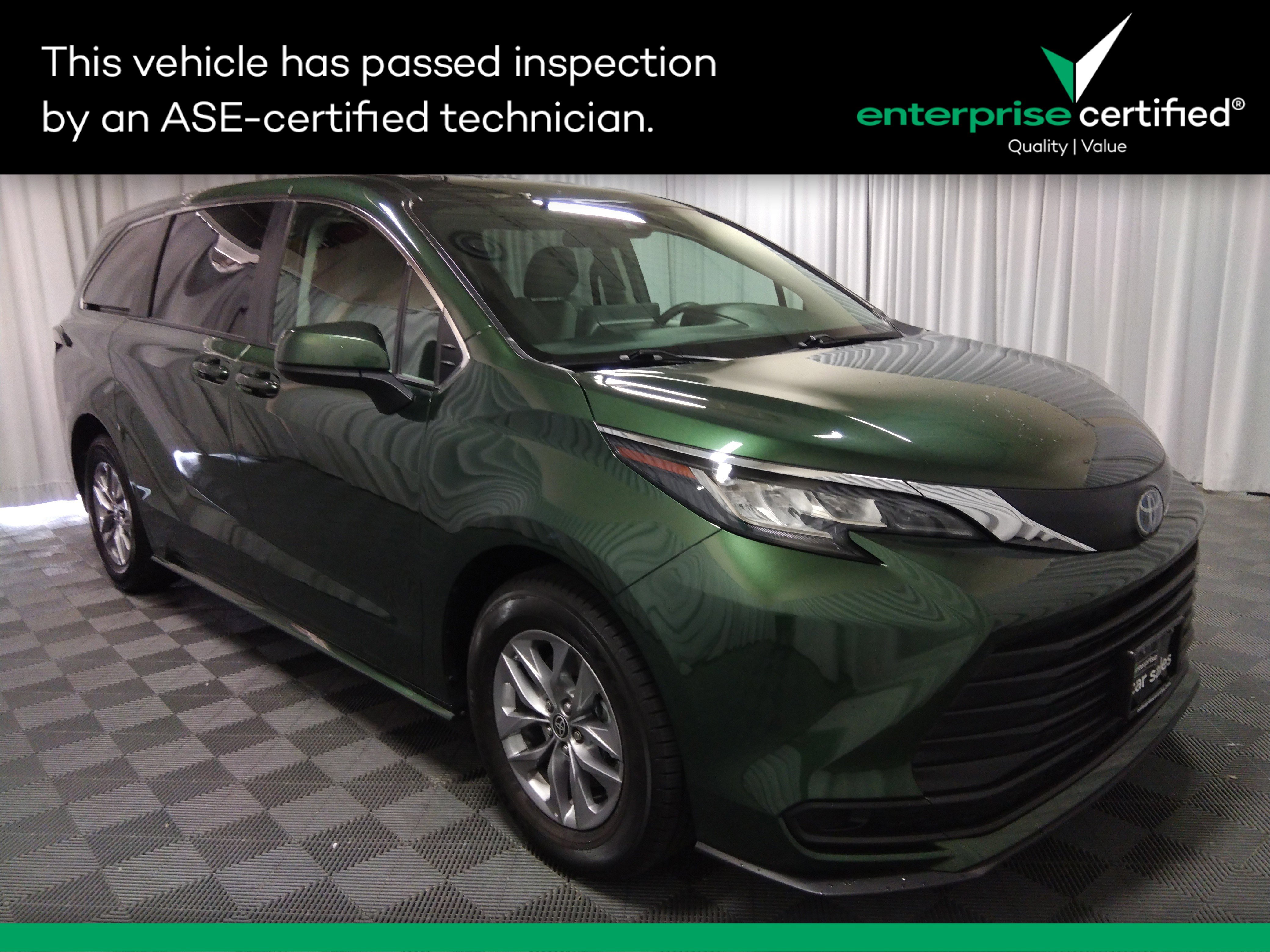 2023 Toyota Sienna LE FWD 8-Passenger
