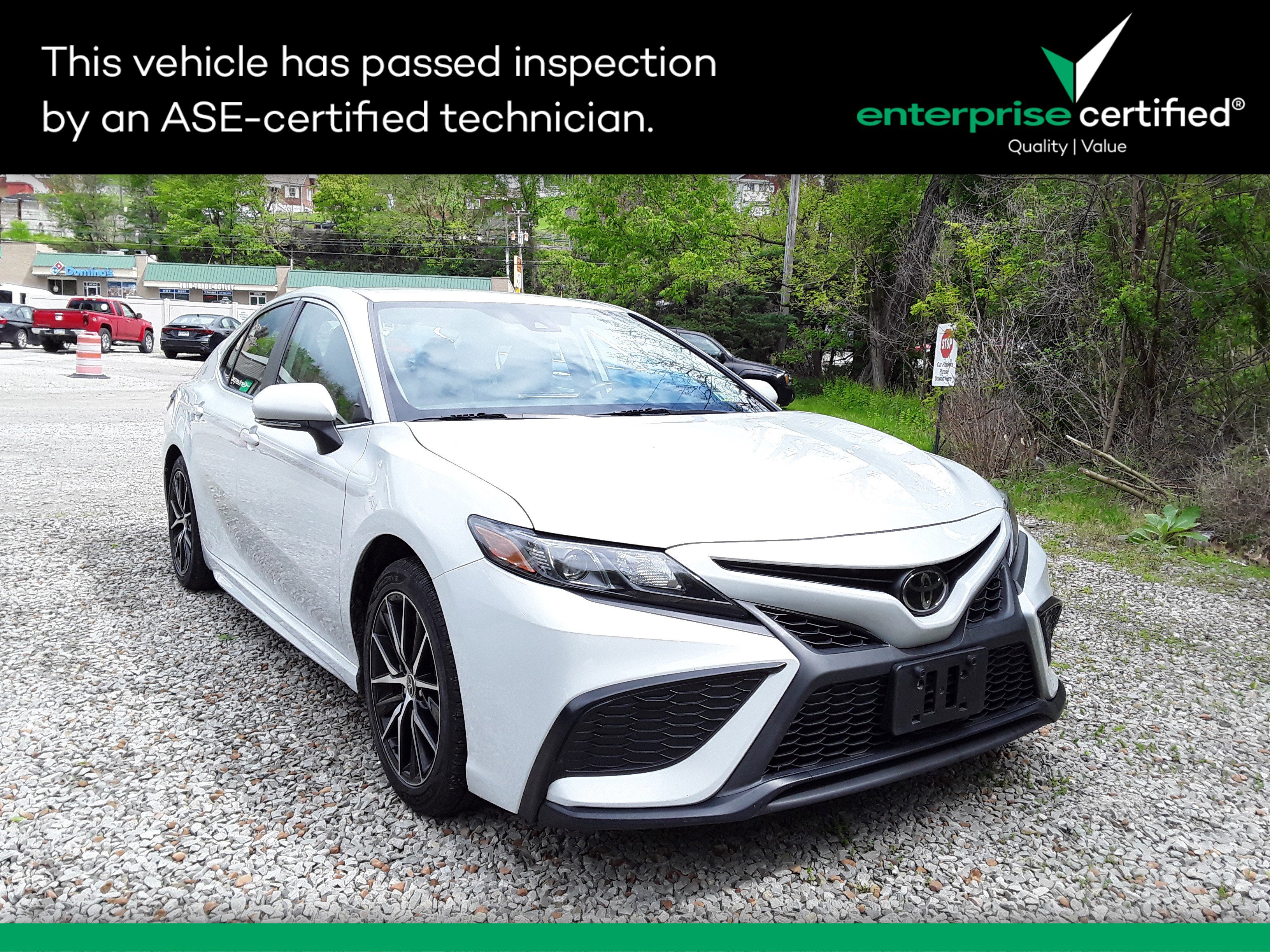 2022 Toyota Camry SE Auto