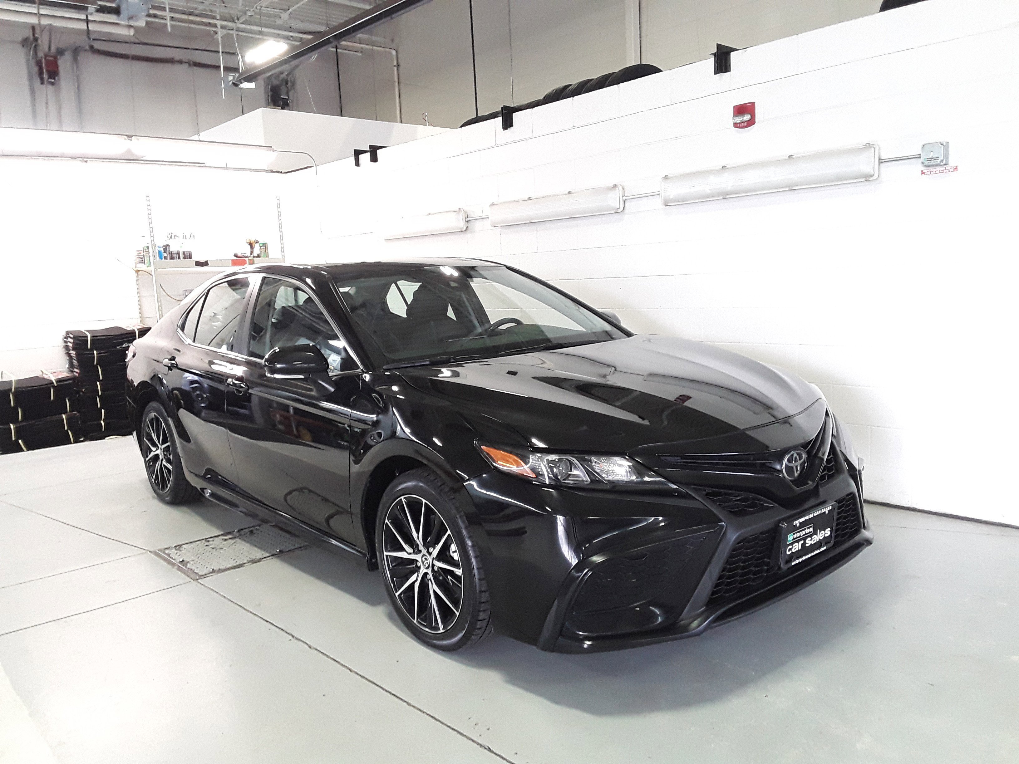 2022 Toyota Camry SE Auto